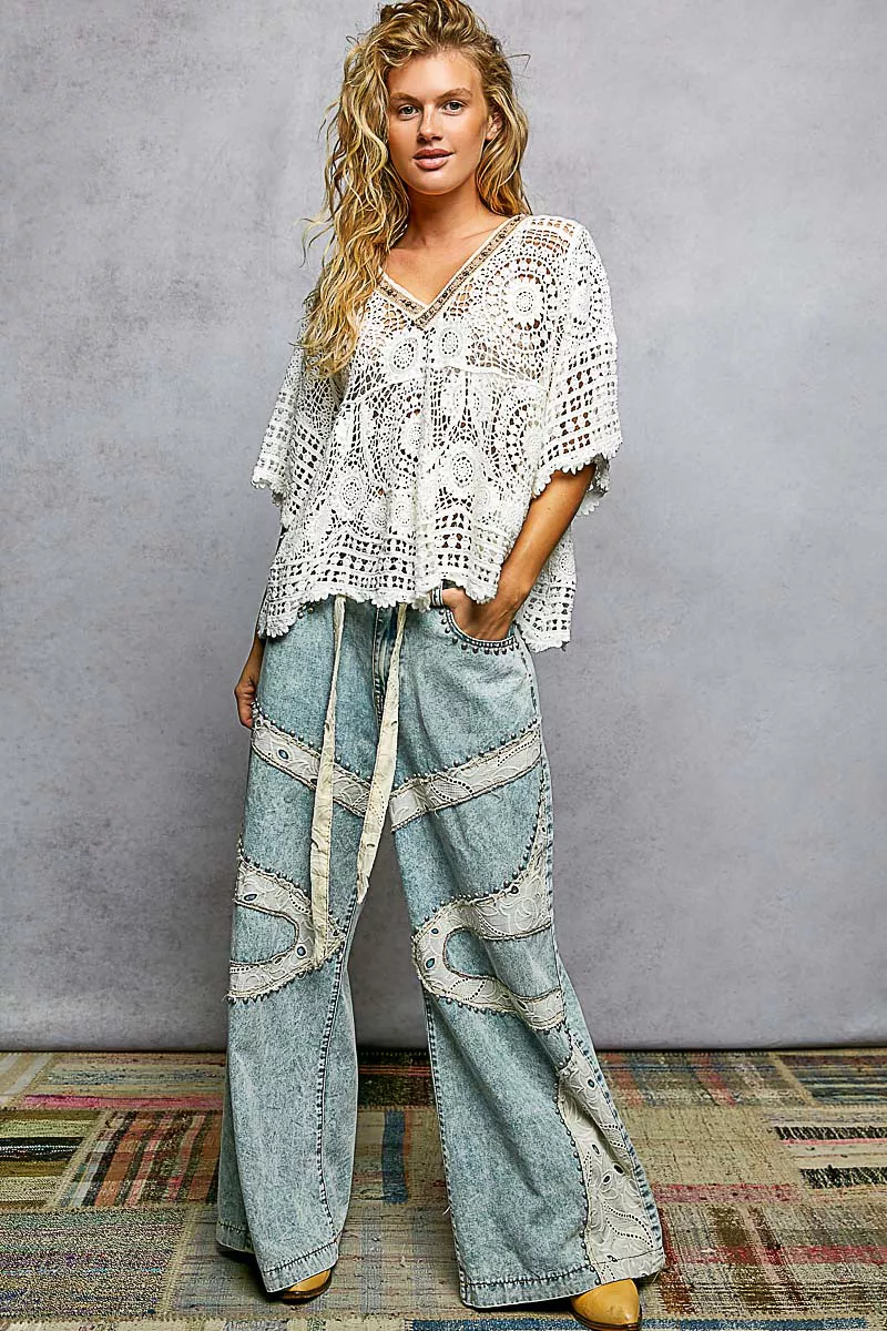 POL V-Neck Crochet Top with Scalloped Hem - Image 5