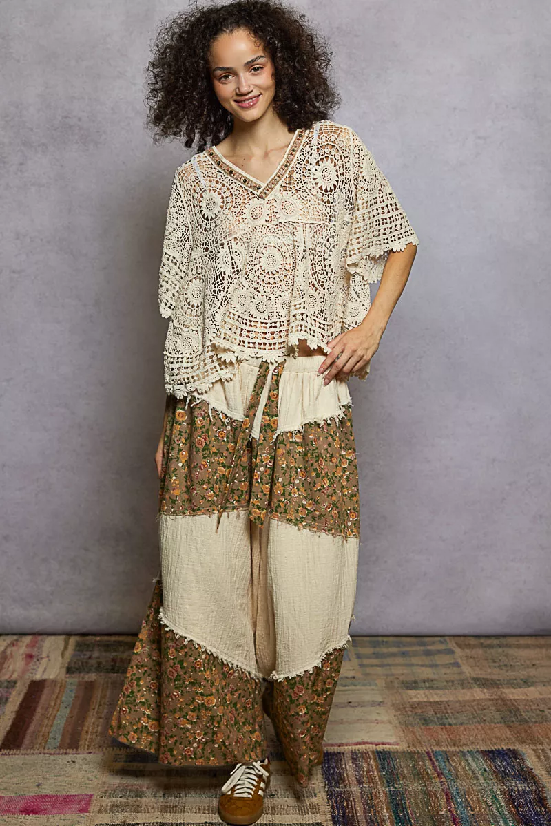 POL V-Neck Crochet Top with Scalloped Hem - Image 5