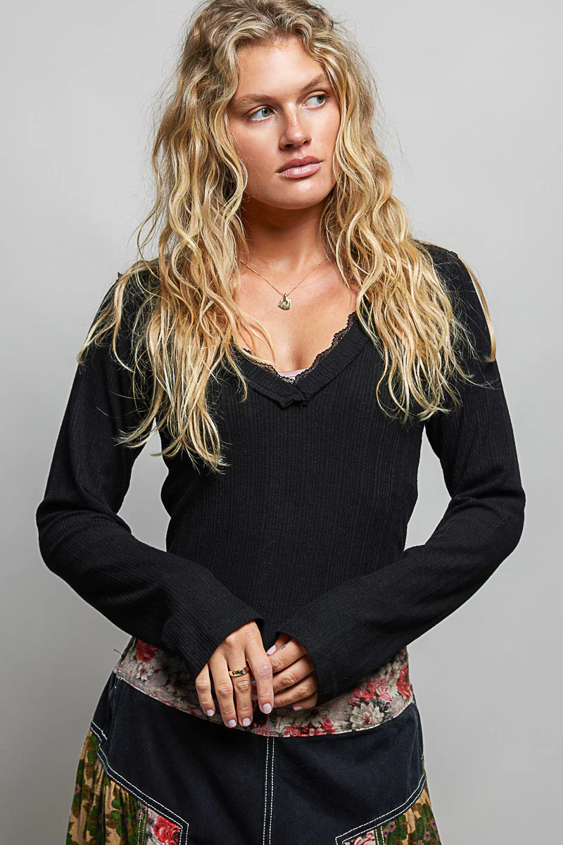 POL V-Neck Long Sleeve Ribbed Top with Lace-Accent Neckband - Image 2