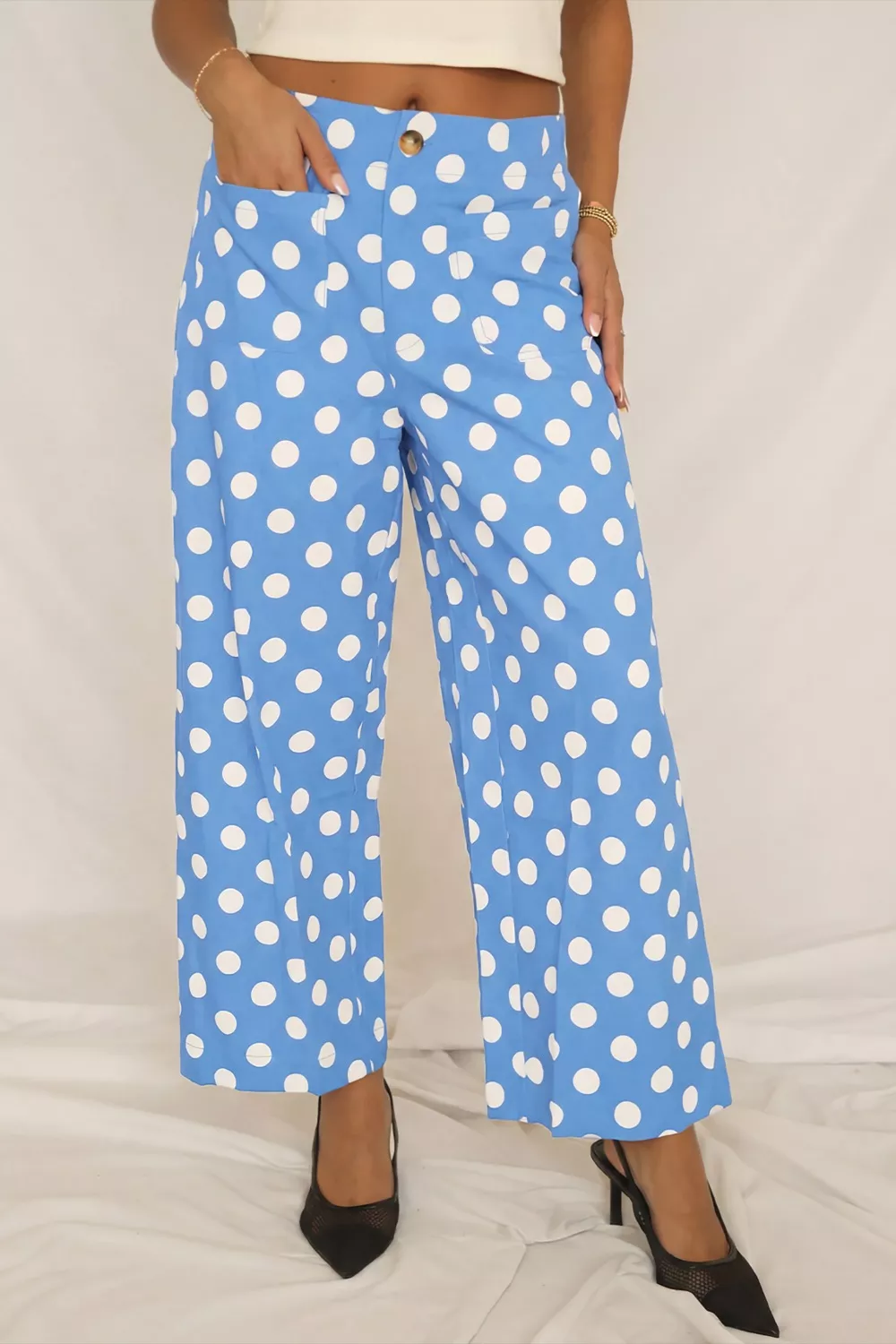 Polka Dot Print Patched Pocket Mid-rise Straight Leg Pants - Image 3