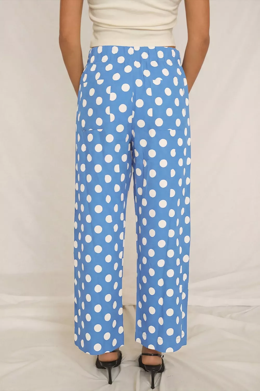 Polka Dot Print Patched Pocket Mid-rise Straight Leg Pants - Image 4
