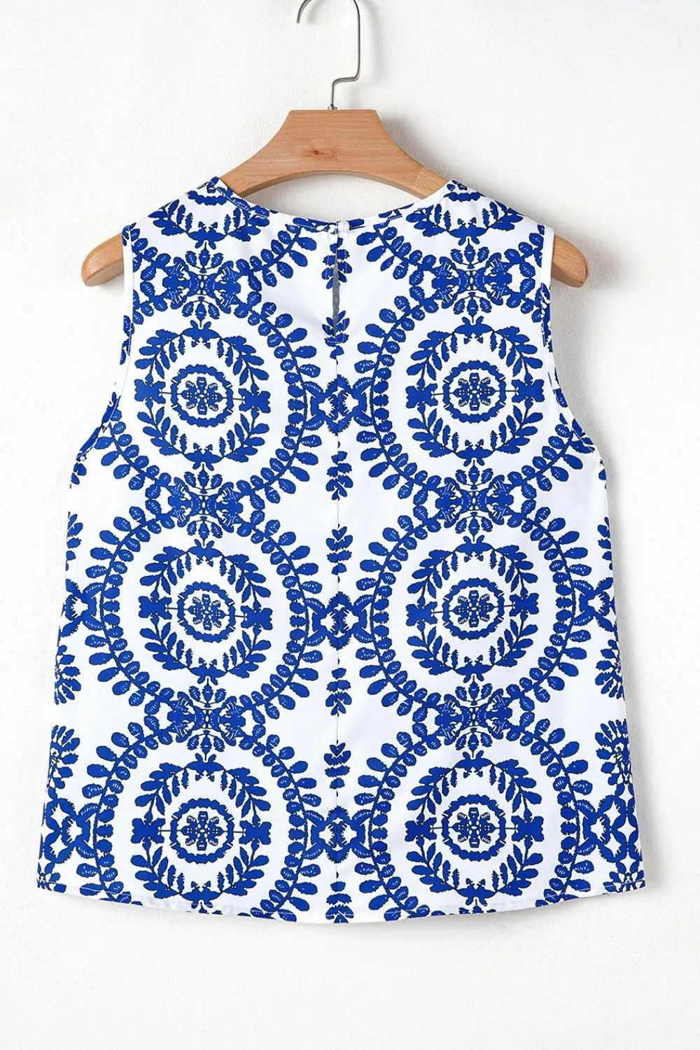 Printed Crew Neck Sleeveless Top - Image 10