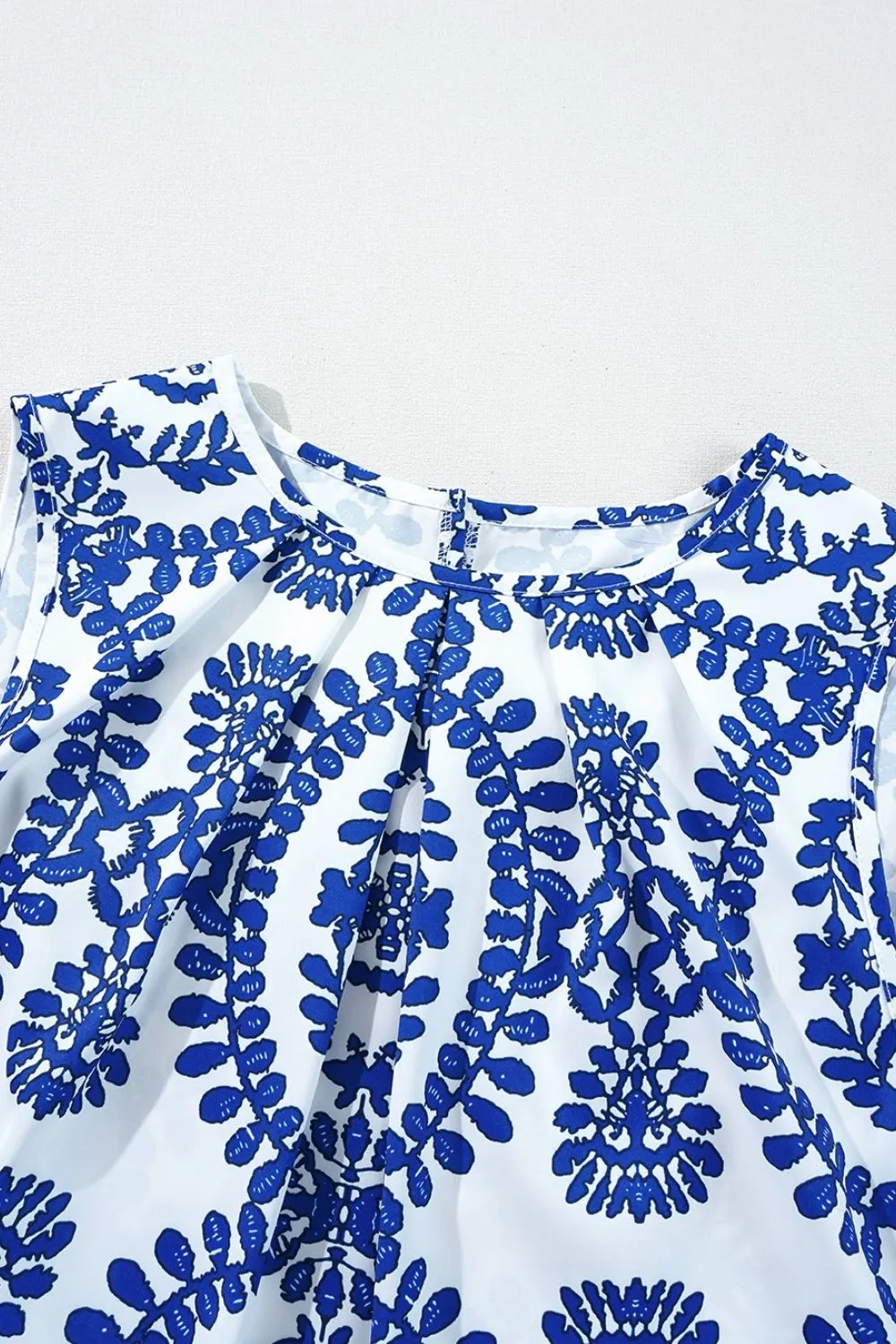 Printed Crew Neck Sleeveless Top - Image 11