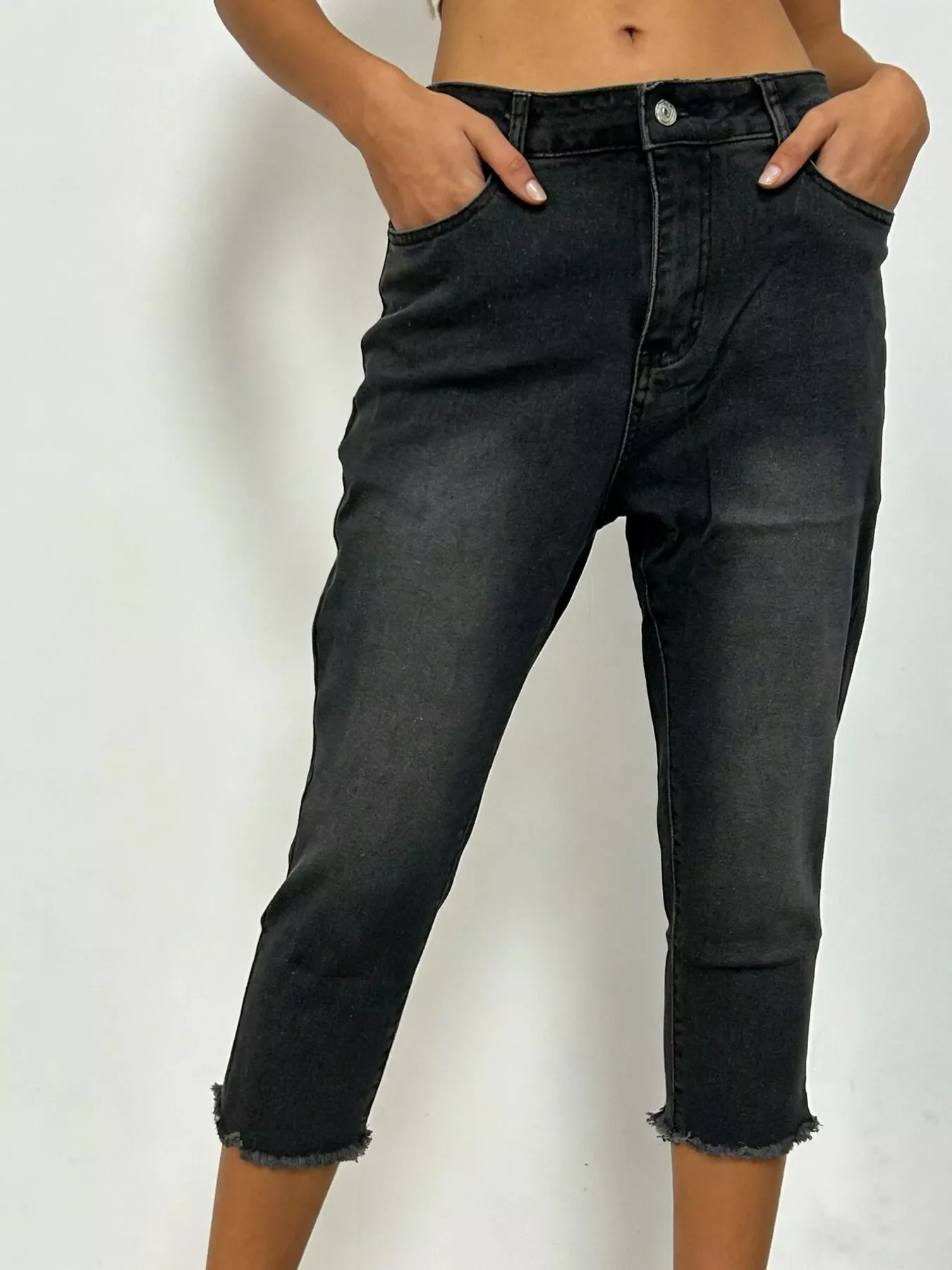 Raw Hem Capris Jeans - Image 2