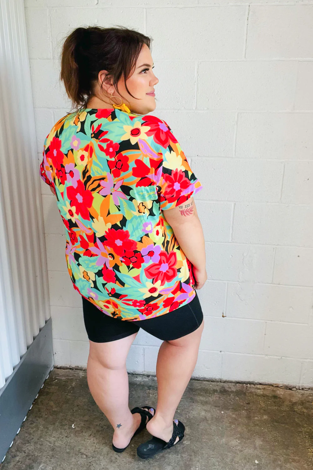 Multicolor Tropical Floral V Neck Drop Shoulder Top - Image 17