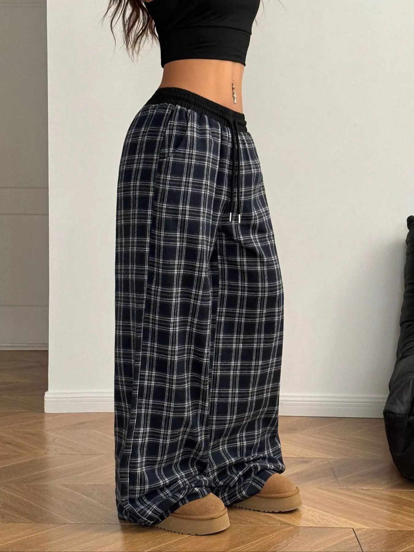Relaxed Fit Plaid Pants - Image 2