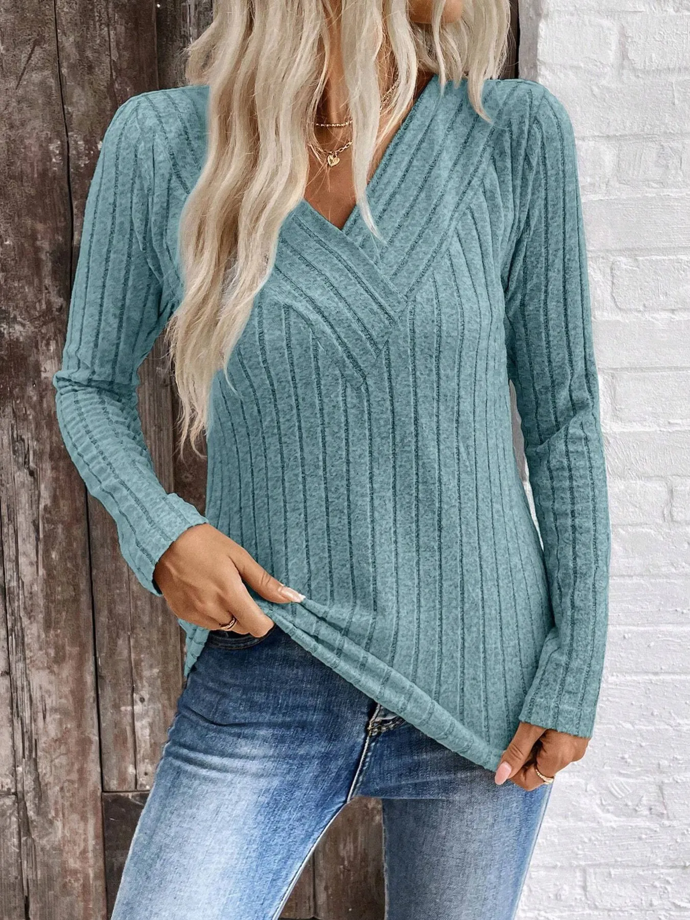 Ribbed V-Neck Long Sleeve Knit T-Shirt - Image 8