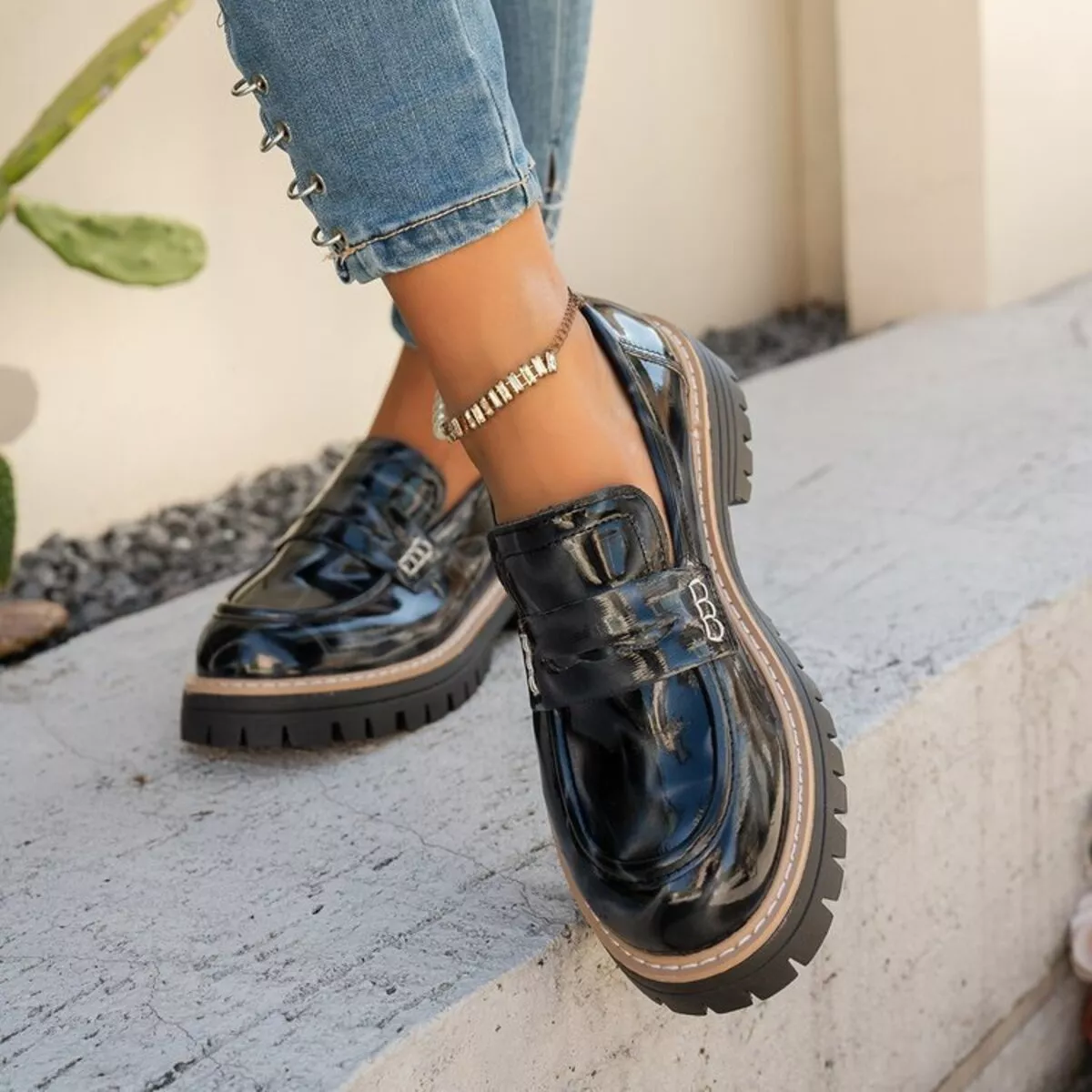 Round Toe Platform Loafers - Image 11