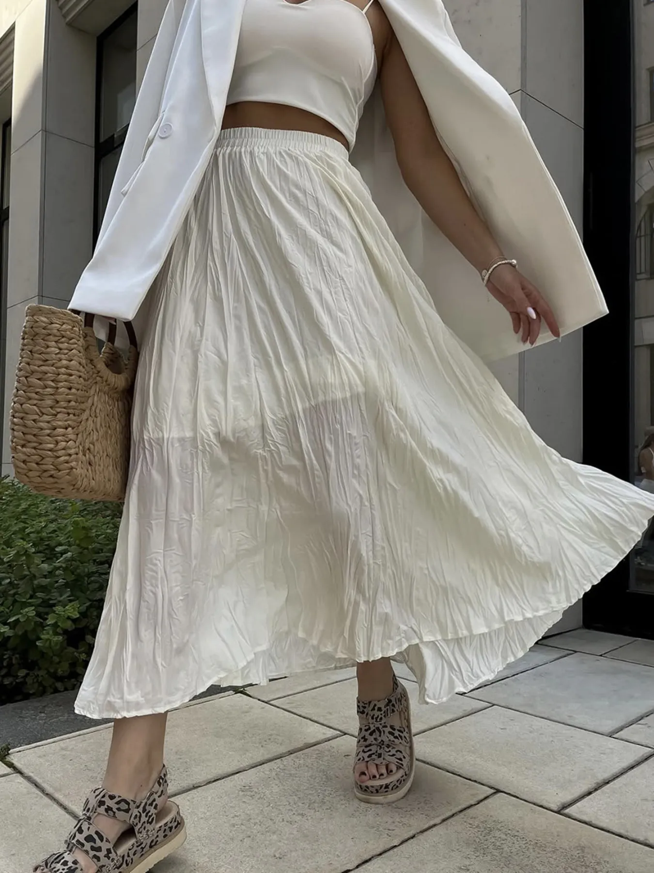 Ruched Elastic Waist Skirt - Image 4