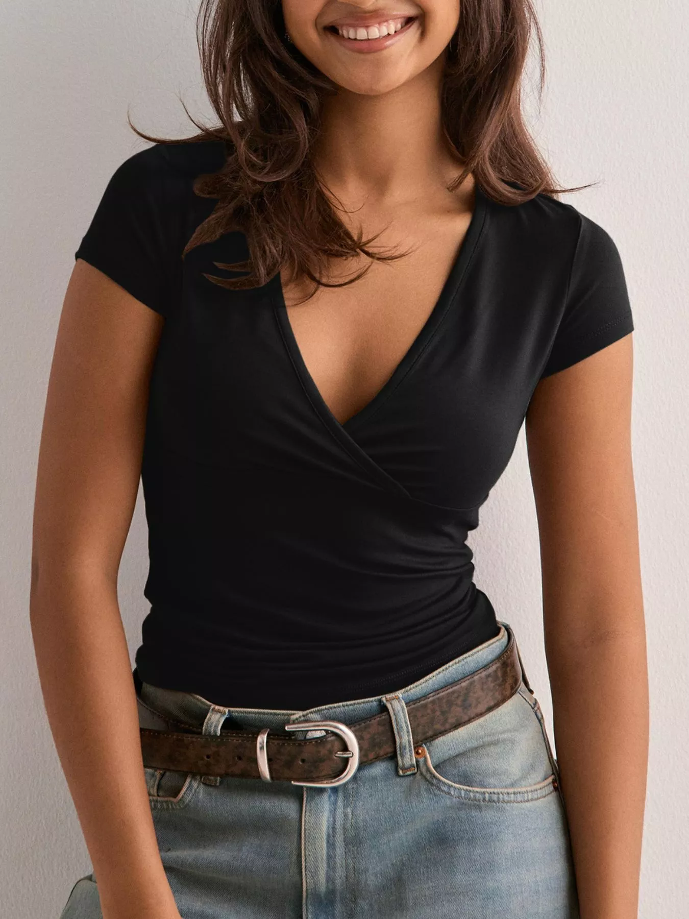 Ruched Short Sleeve Fitted T-Shirt - Image 9