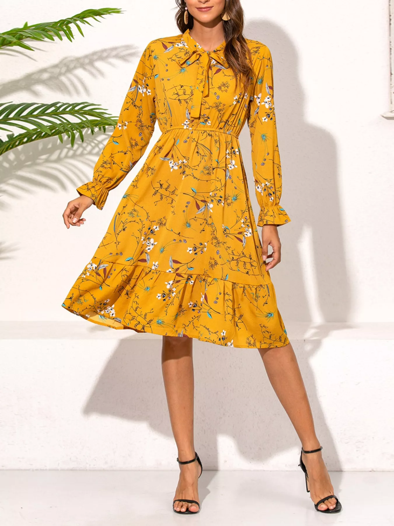 Ruffled Hem Floral Print Long Sleeve Dress - Image 7