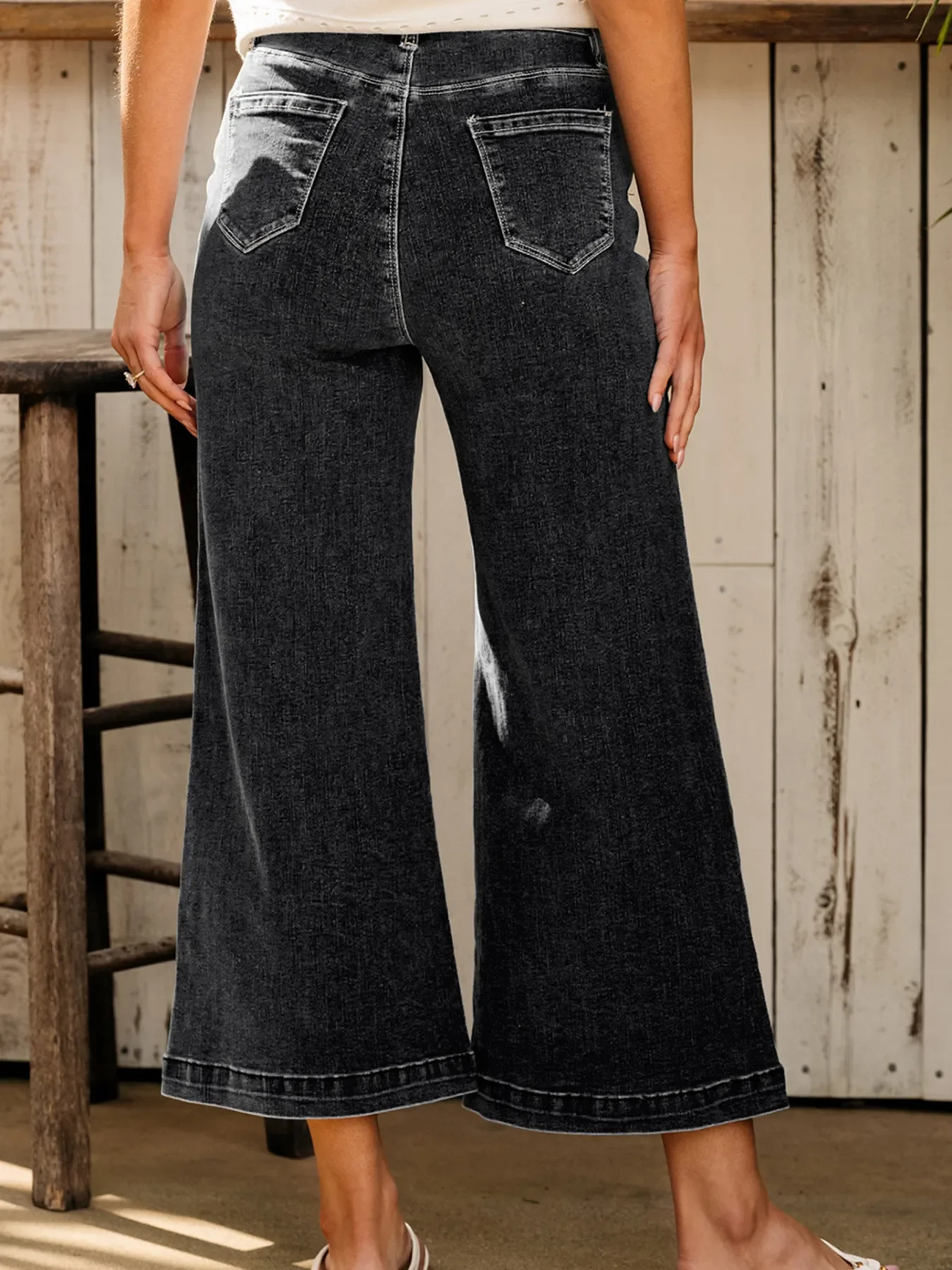 Seam Detail Flared Bottom Ankle Length Jeans - Image 15