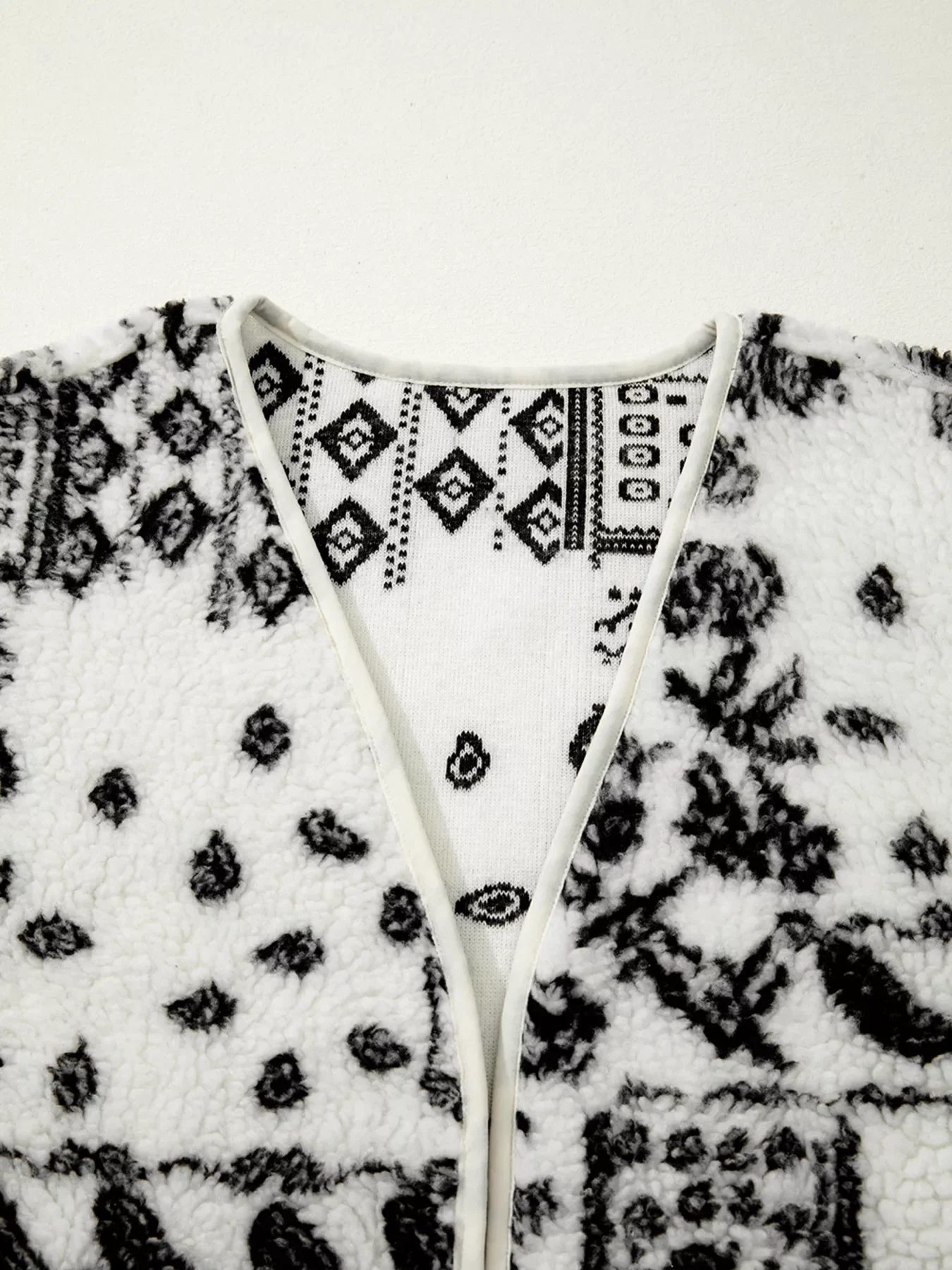 Sherpa Paisley Print Pocketed Western Fashion Vest Jacket - Image 5