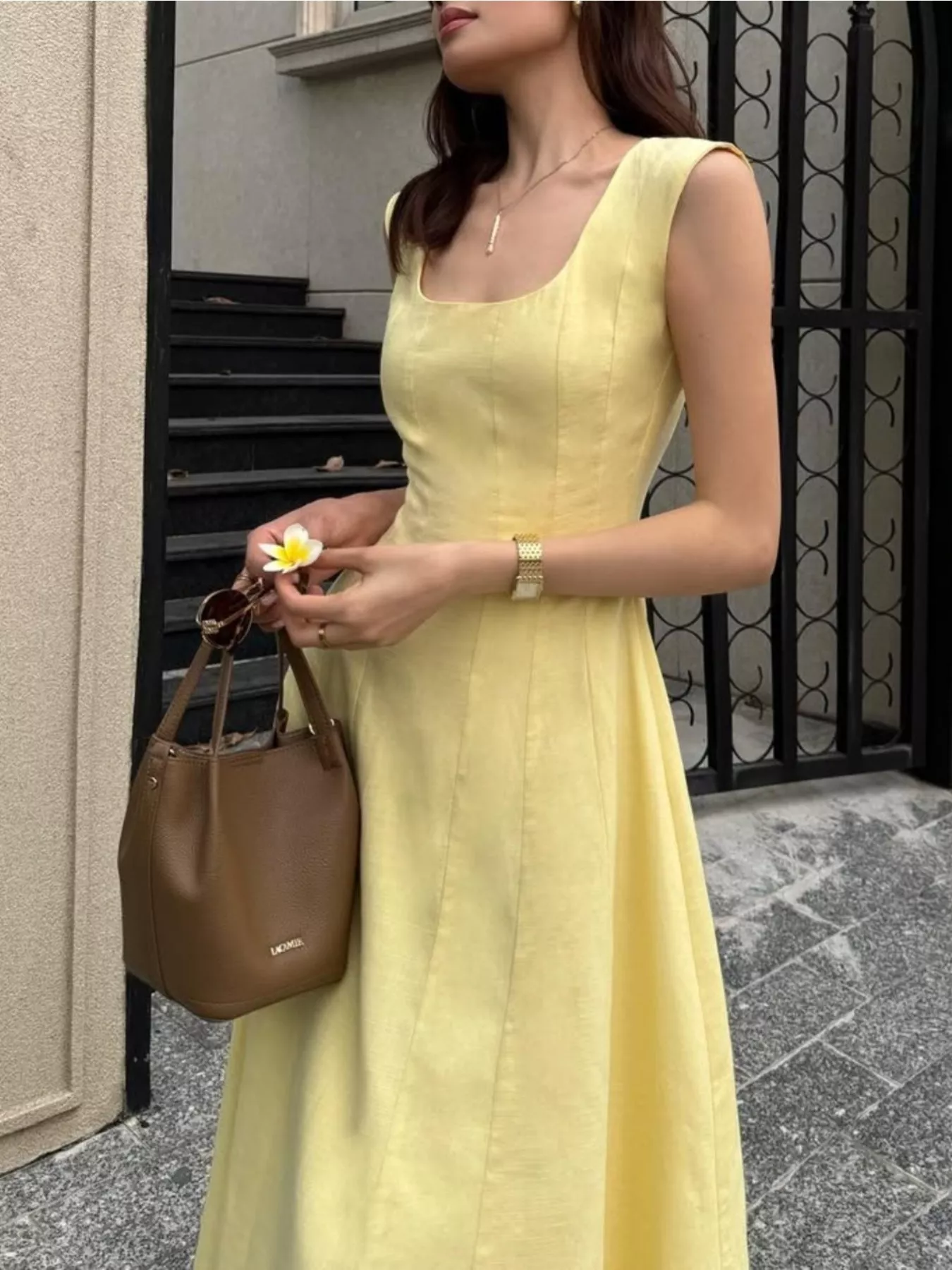 Sleeveless Scoop Neck A-Line Midi Dress - Image 4