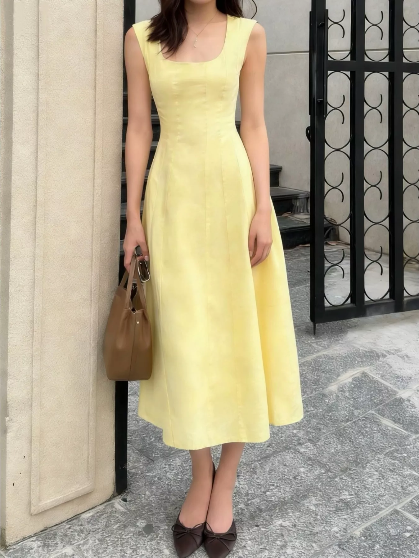 Sleeveless Scoop Neck A-Line Midi Dress - Image 5