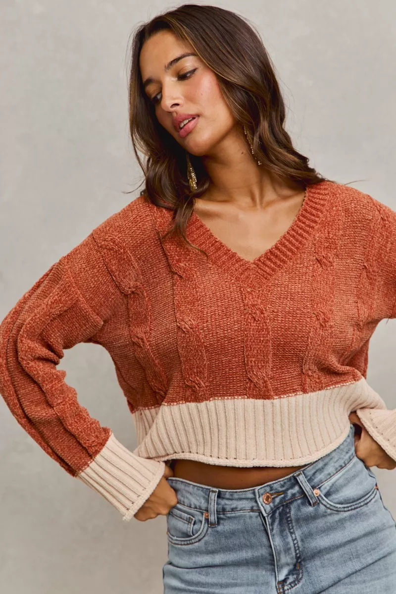 SO ME Chenille Cable Knit V Neck Contrast Cropped Sweater - Image 4
