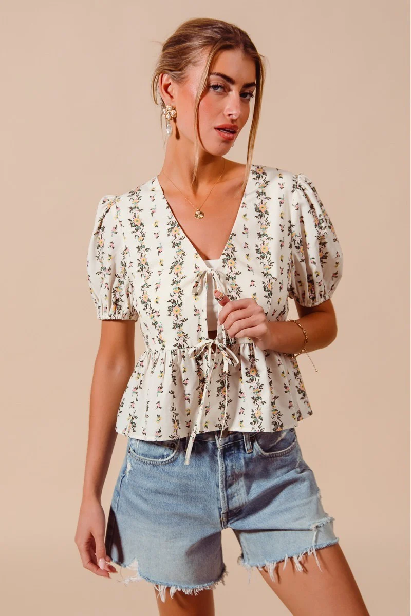 SO ME Floral Print Tie Front Shirred Hem Blouse - Image 4