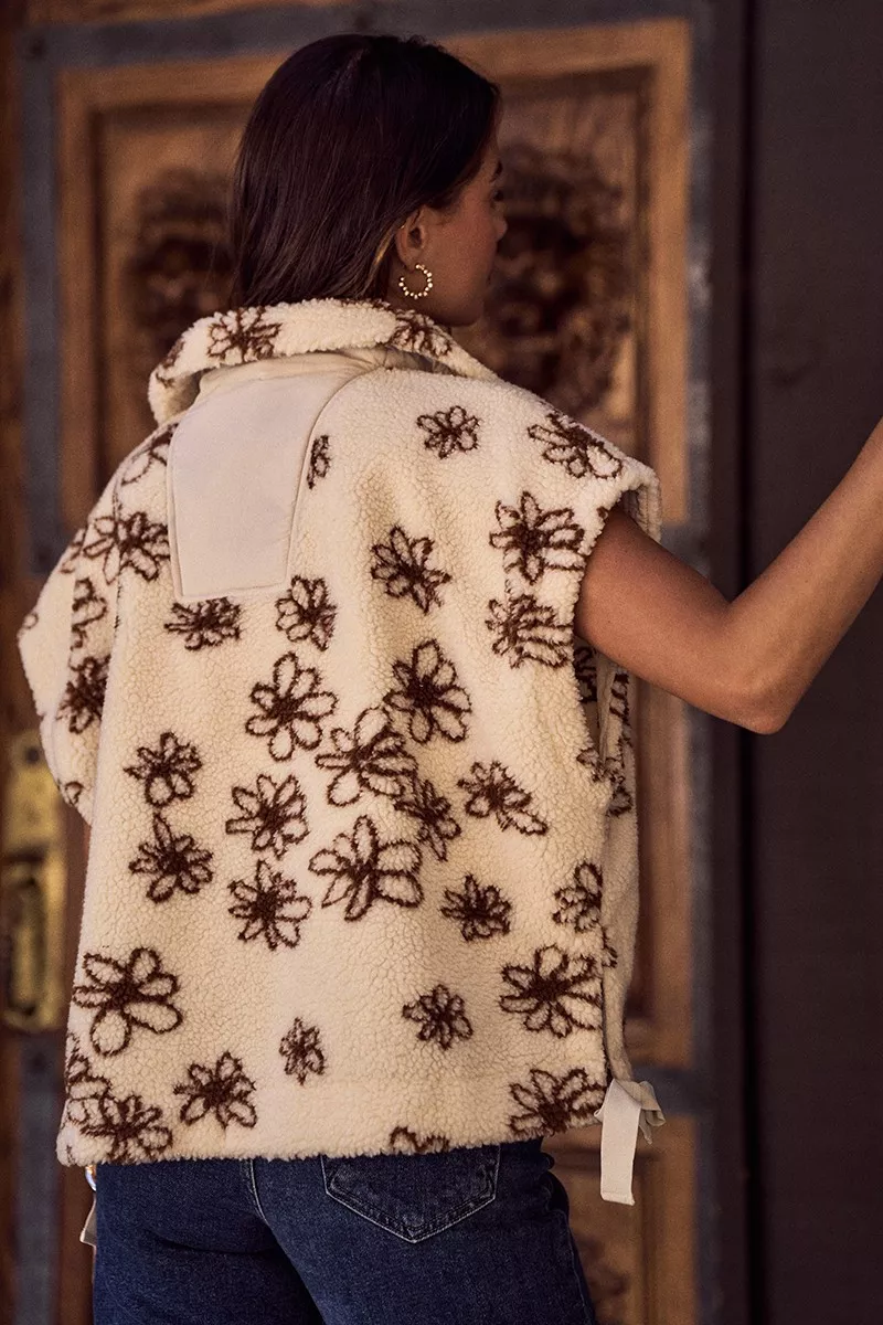 SO ME Flower Sherpa Fur Oversized Sleeveless Vest Jacket - Image 3