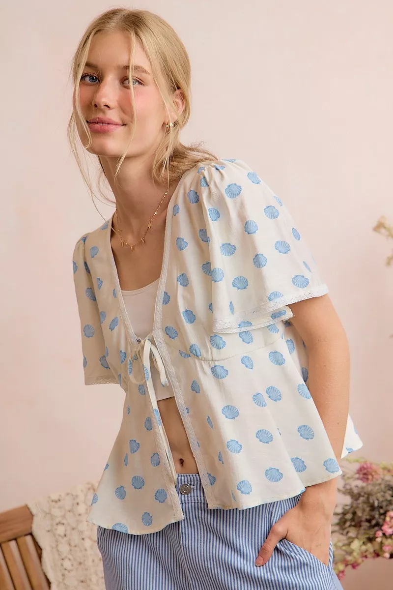 SO ME Shell Print Tie Front Flutter Sleeves Blouse Top - Image 10