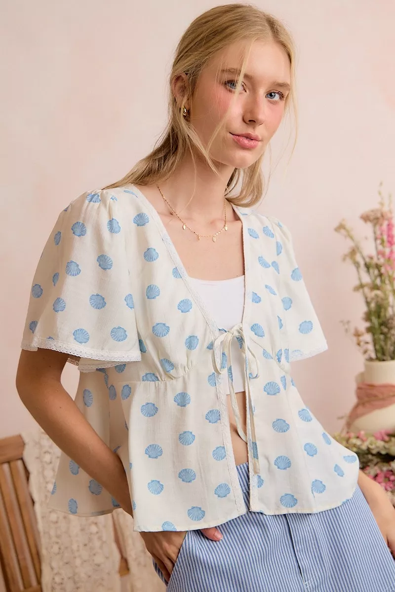 SO ME Shell Print Tie Front Flutter Sleeves Blouse Top - Image 14