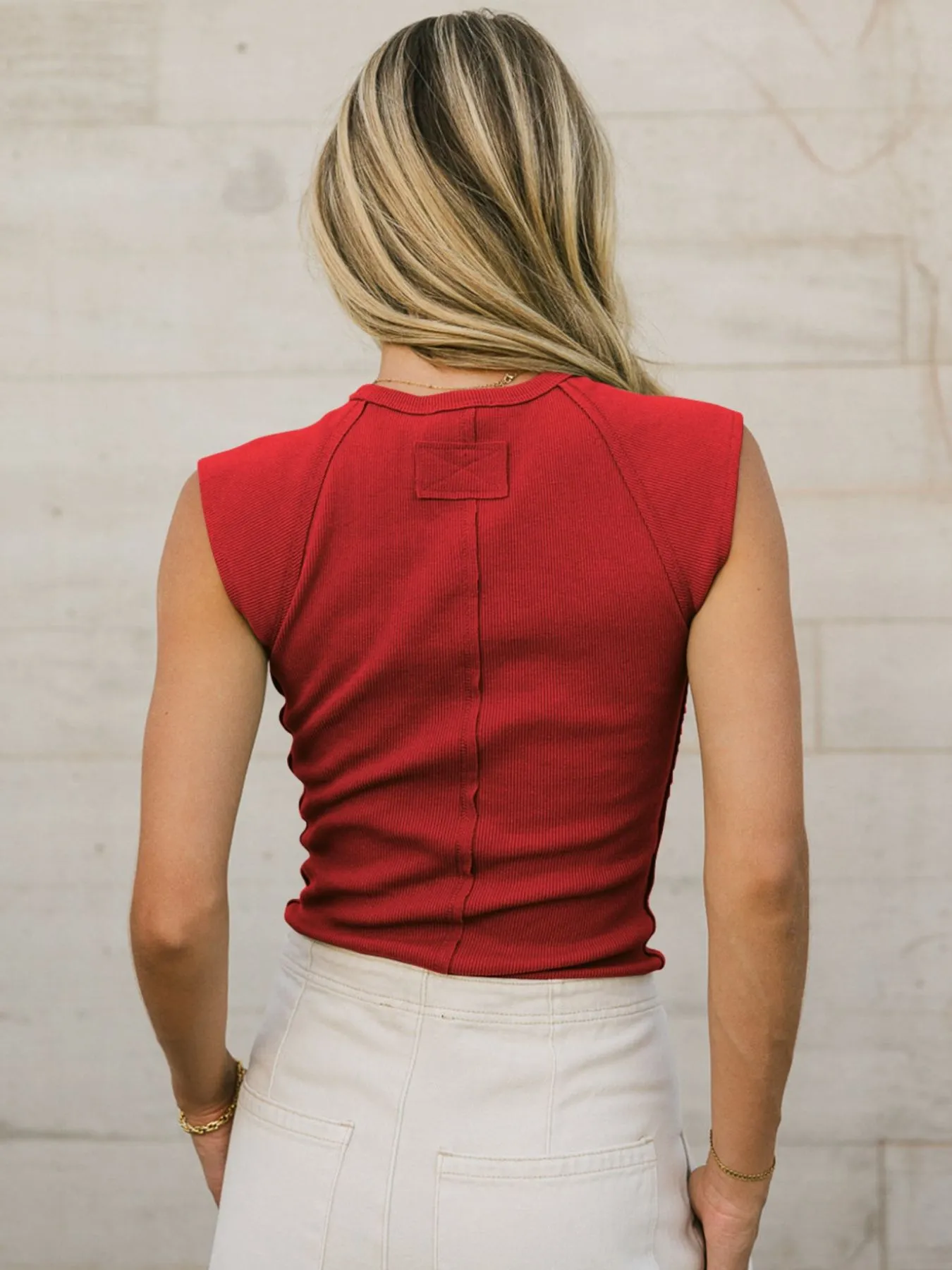 Solid Color Round Neck T-Shirt - Image 2