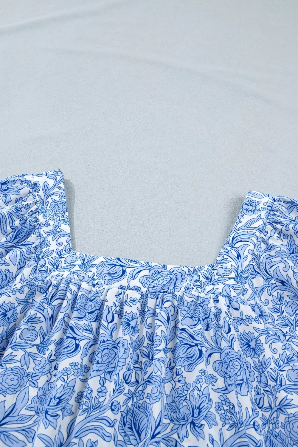 Square Neck Short Puff Sleeve Pleated Floral Blouse - Image 11