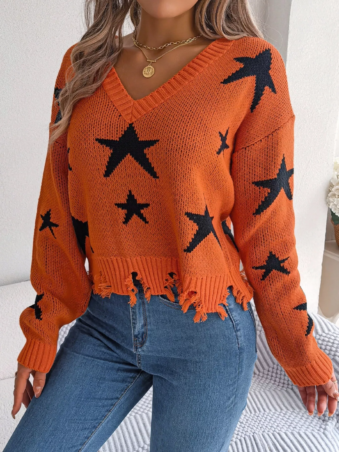 Star Pattern V-Neck Distressed Sweater - Image 6