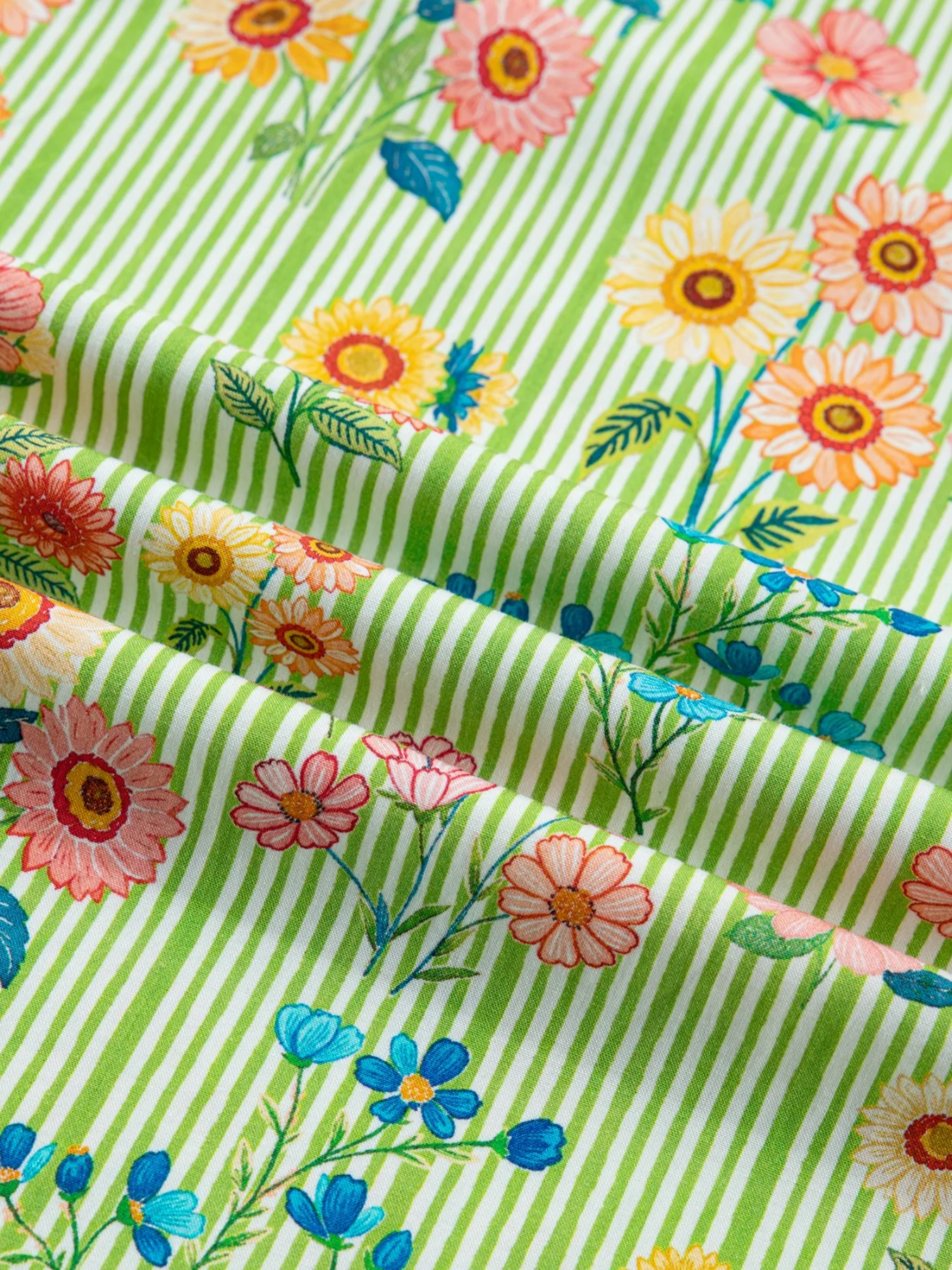 Stripe Floral Printed Scalloped Detail Ruffle Short Sleeve Blouse - Image 8