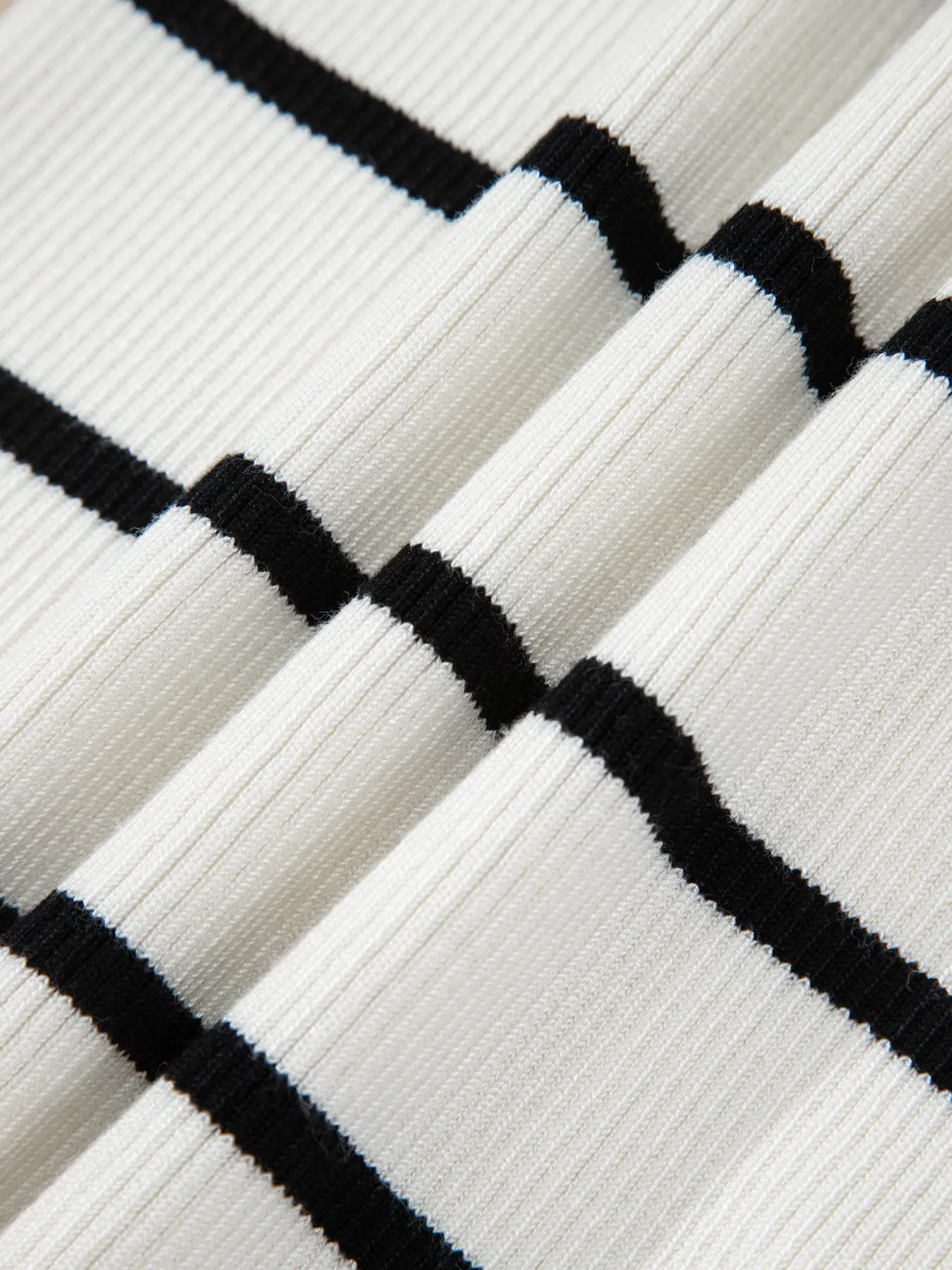 Stripe Scalloped Edge Crew Neck Knit Tank Top - Image 20