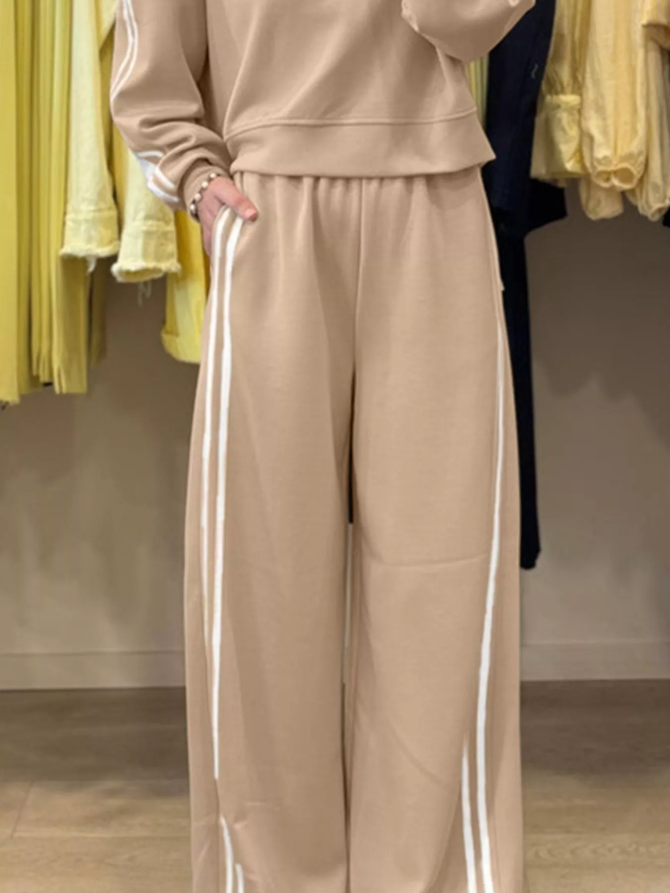 Striped Detail Crewneck Top and Elastic Sweatpants 2pcs Set - Image 6