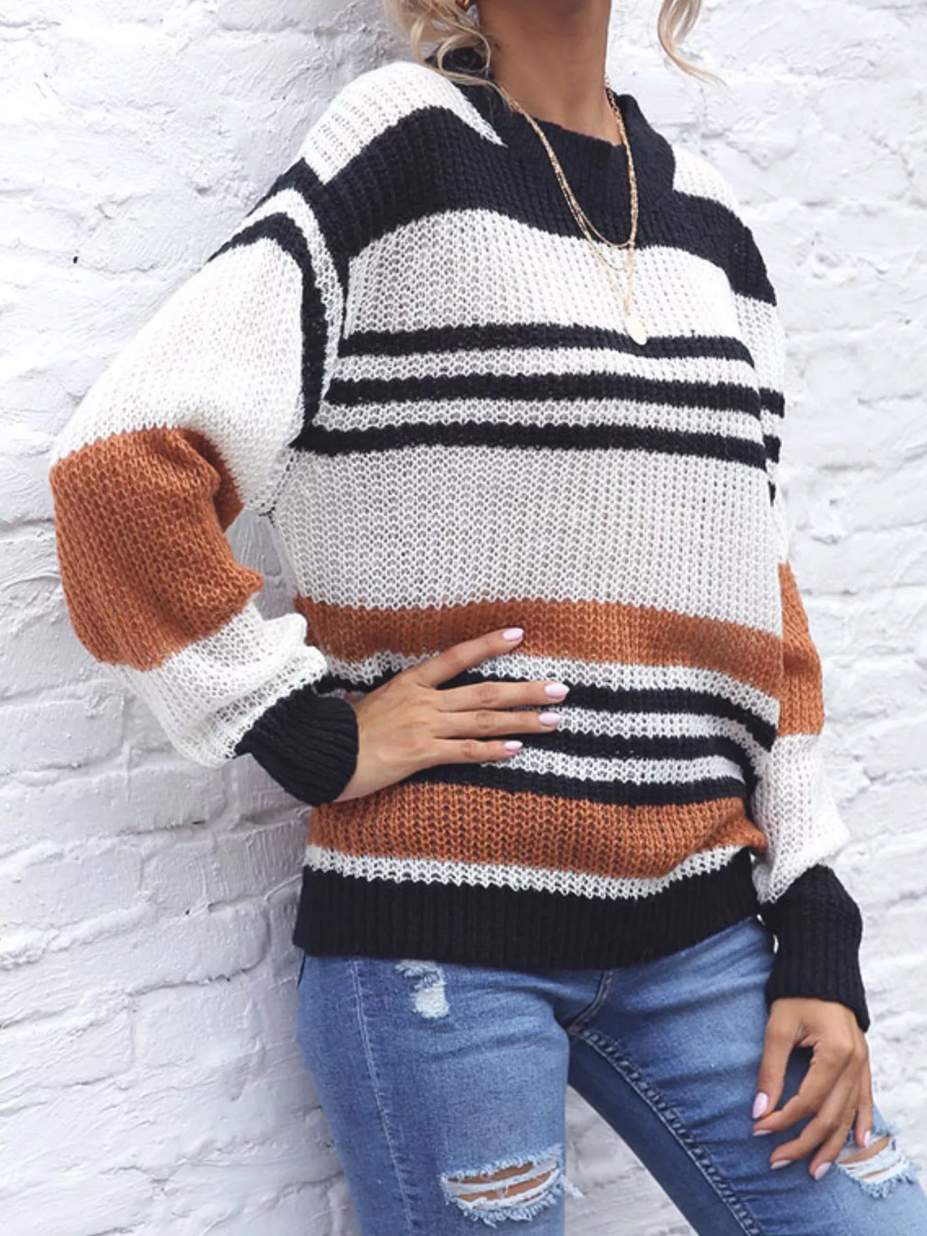 Striped Round Neck Knit Sweaer - Image 5