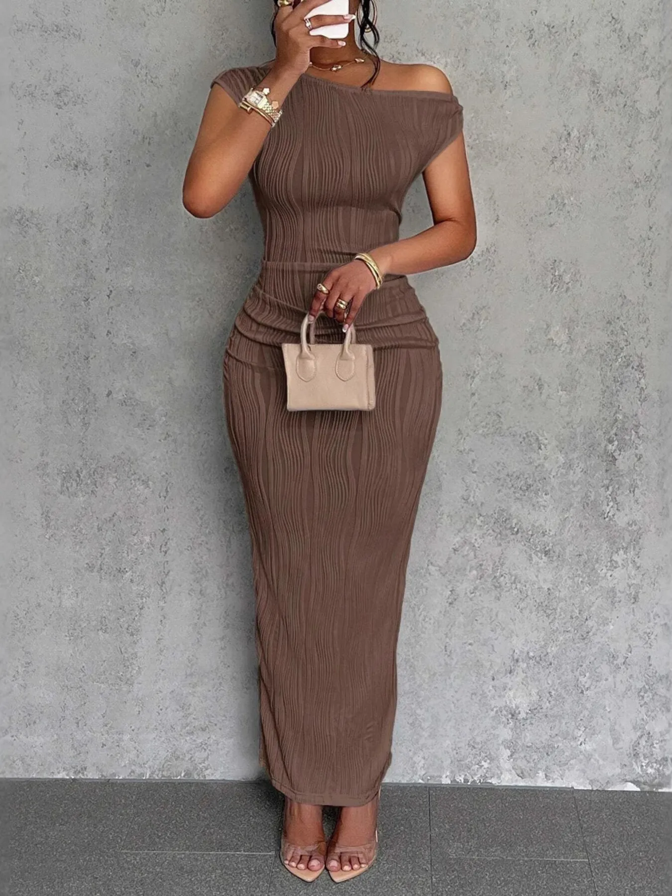Textured Single Shoulder Bodycon Maxi Dress - Image 4