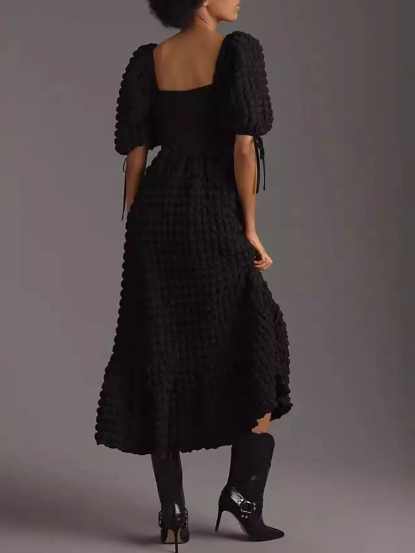 Textured Sweetheart Neck Short Sleeve Dress - Image 15