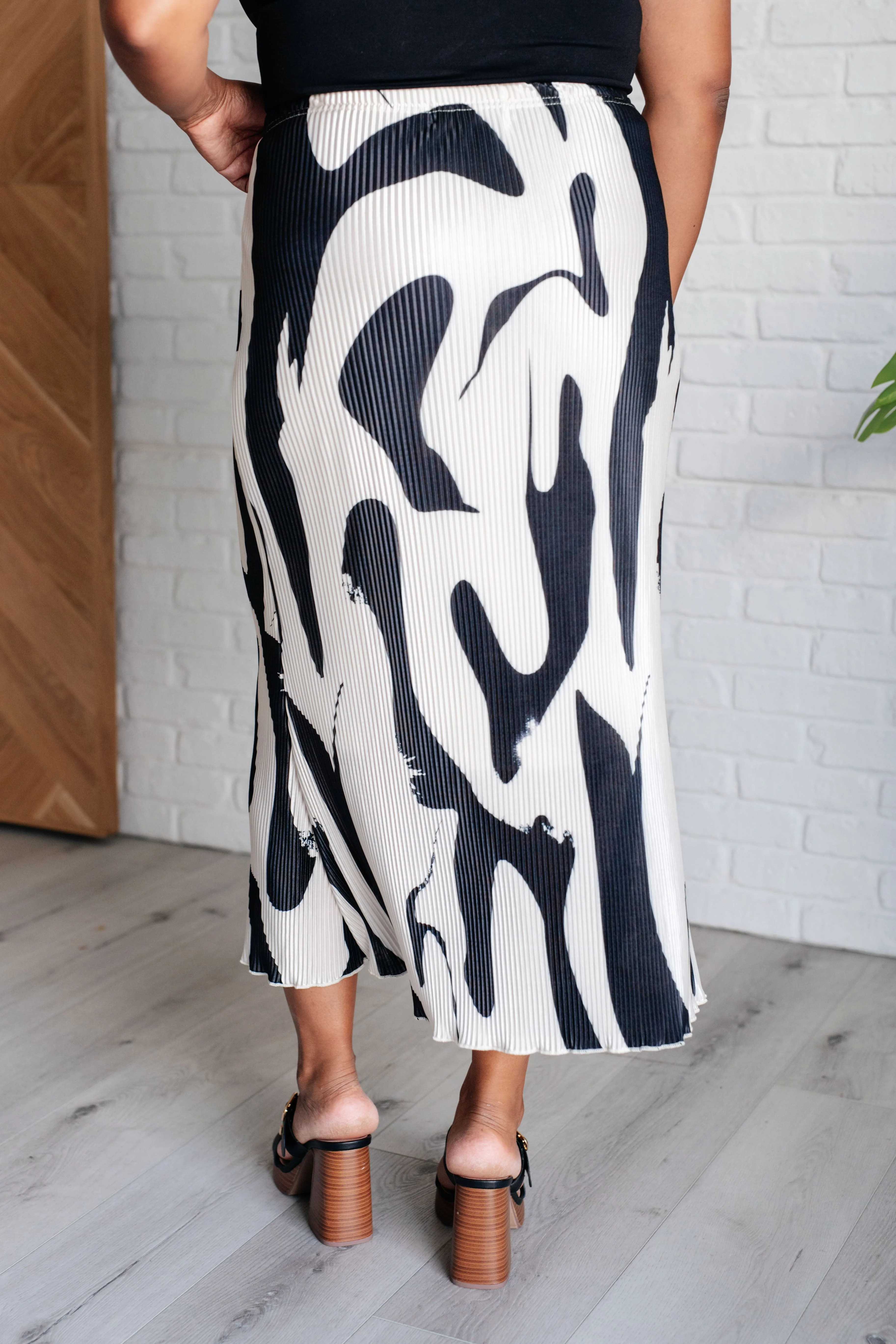 Thoroughly Modern Plisse Midi Skirt - Image 8