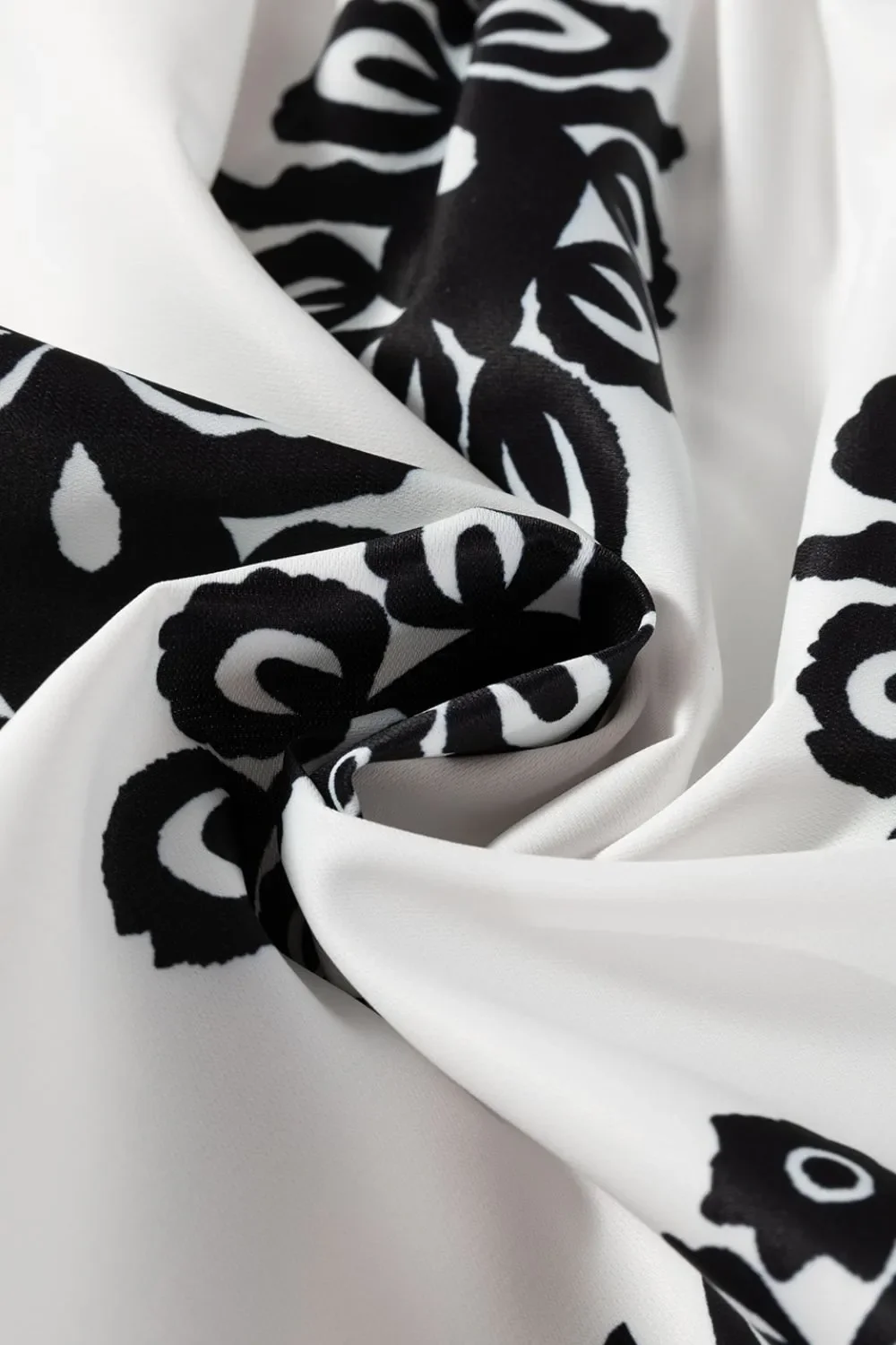Tied Printed Shorts - Image 10