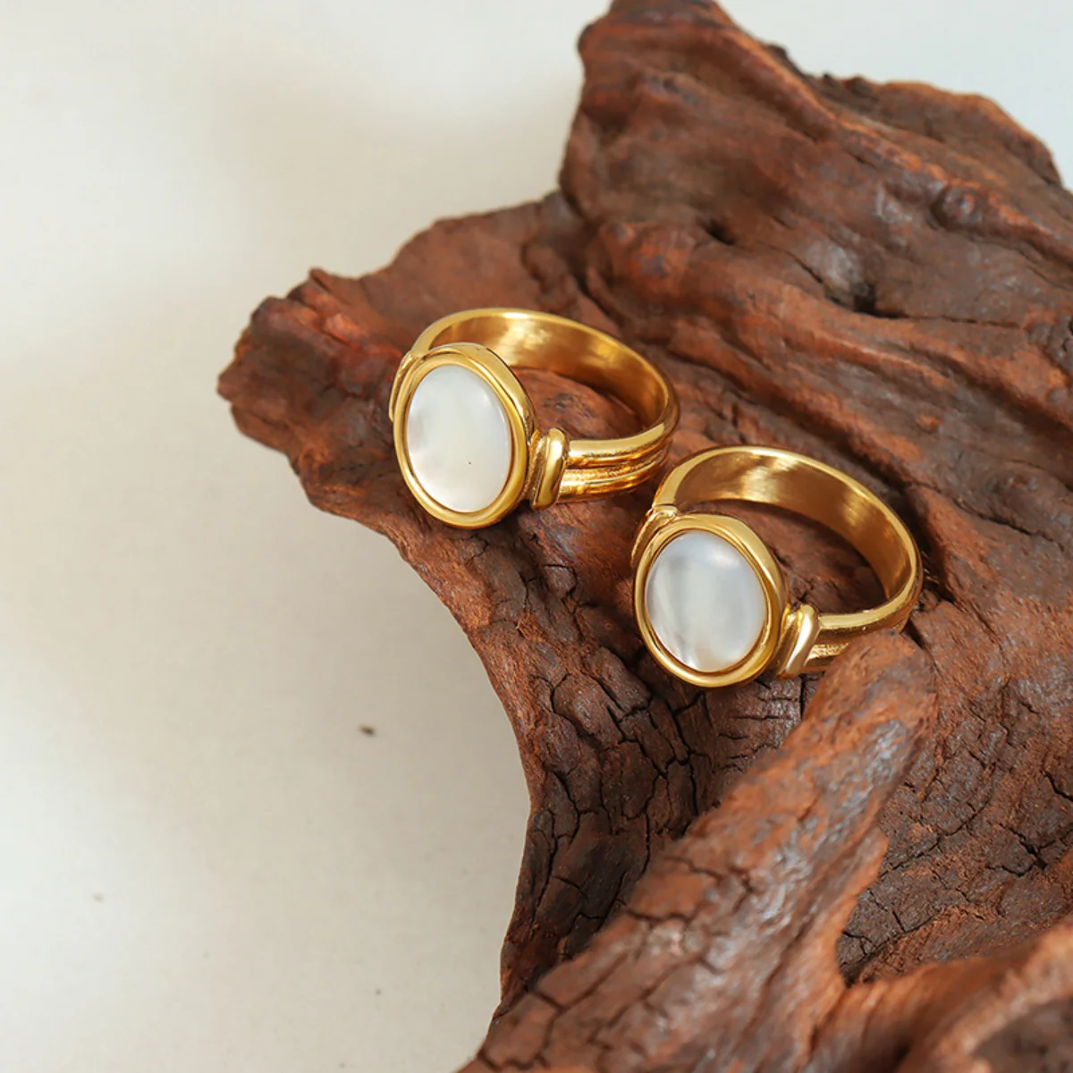 Titanium Steel White Sea Shell Ring - Image 3