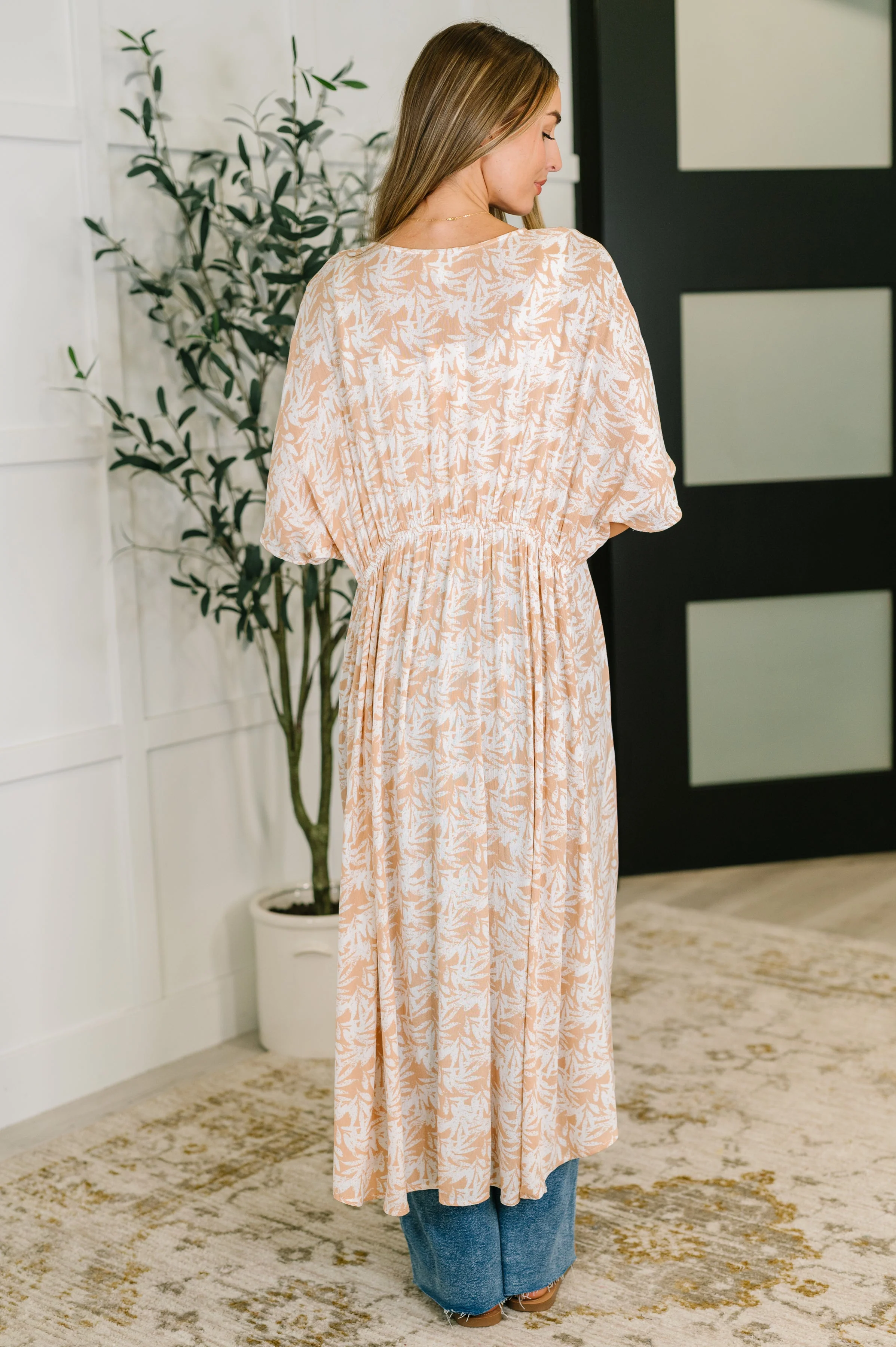 Tropical Print Gauze Kimono with Elastic Waist Tie in Milk Tea - Image 14