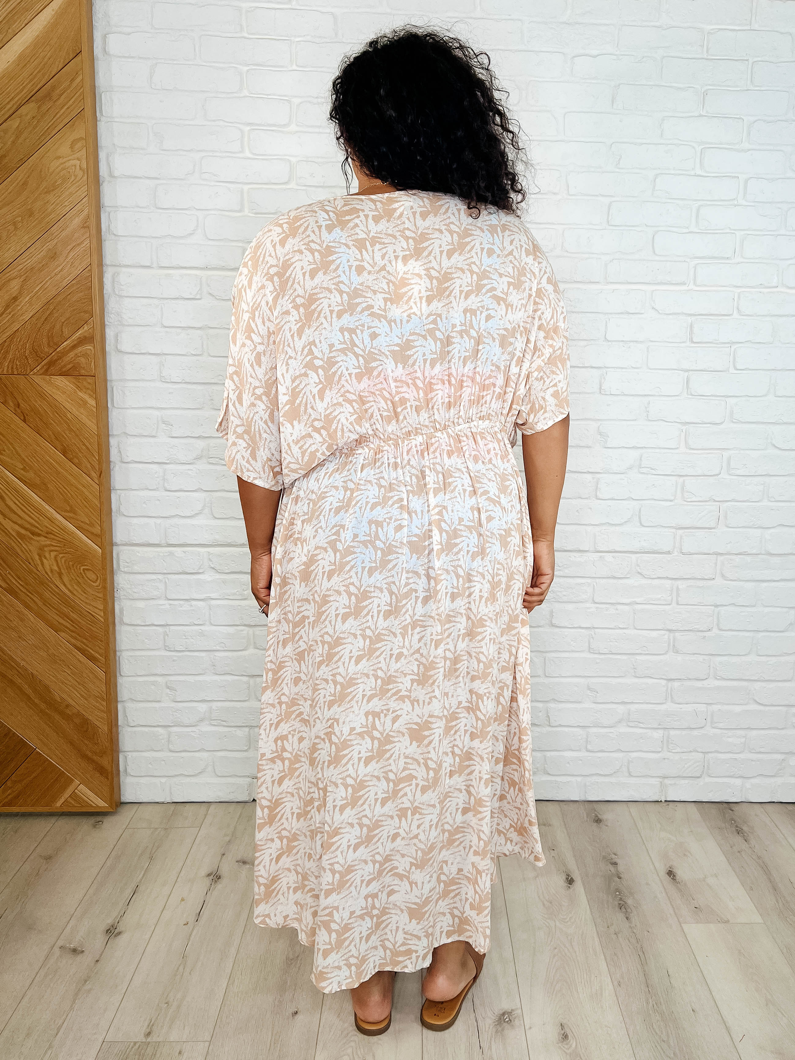 Tropical Print Gauze Kimono with Elastic Waist Tie in Milk Tea - Image 6
