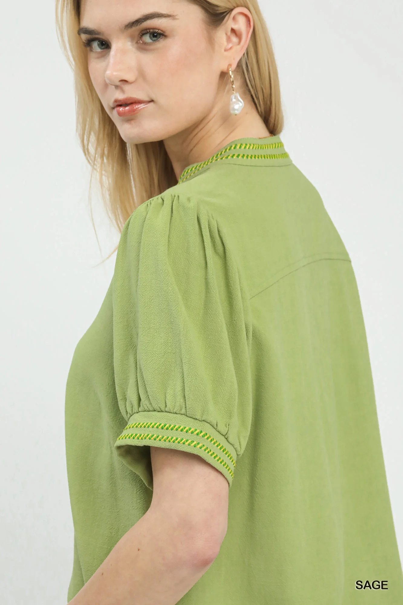 Umgee Embroidery Linen Puff Sleeve Blouse - Image 4