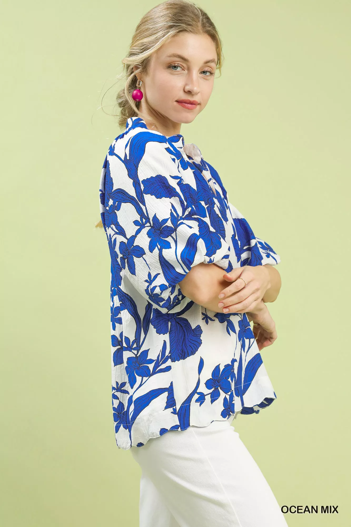 Umgee Floral Print Puff Sleeve Blouse with Scallop Hem - Image 2