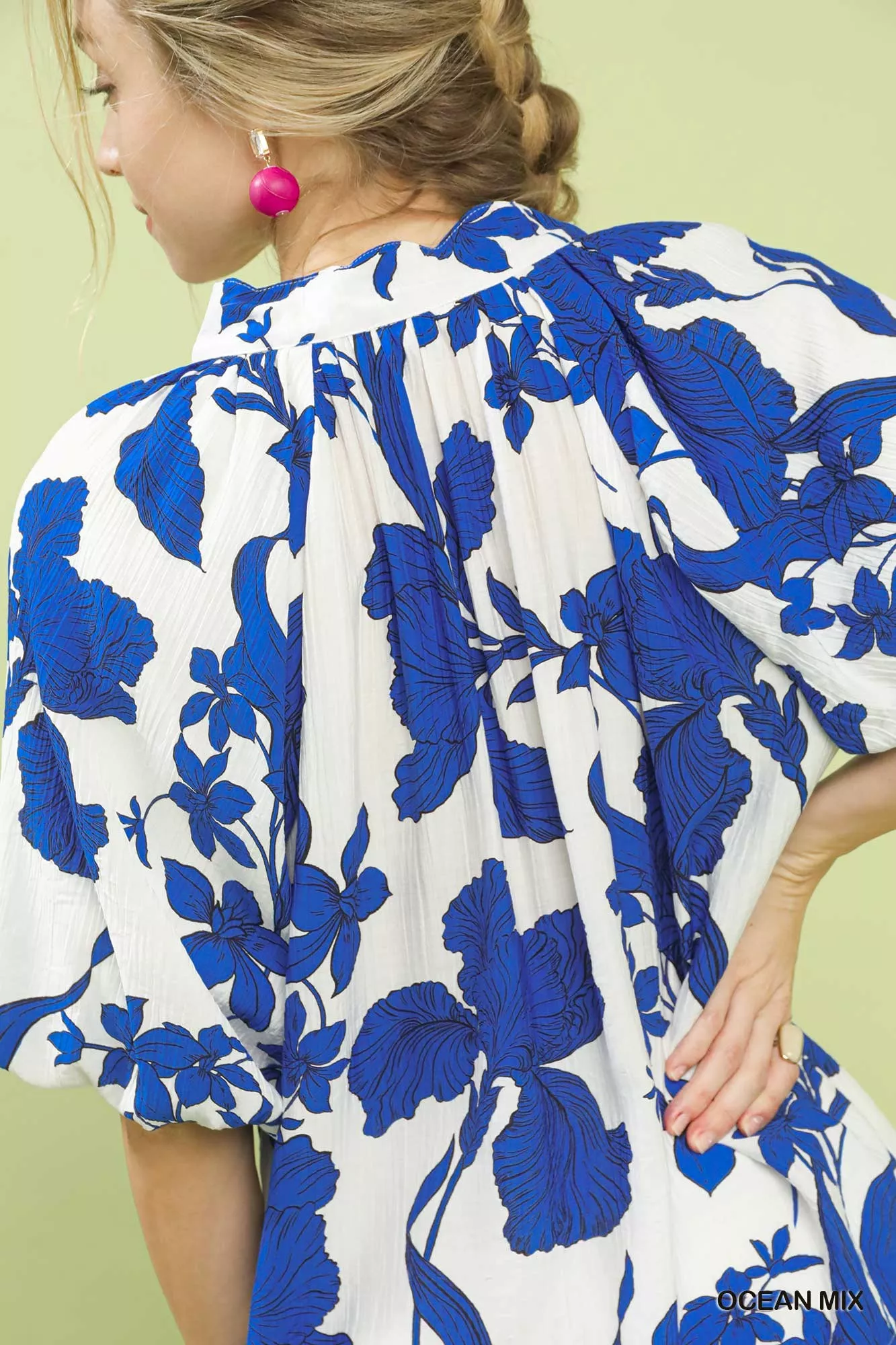 Umgee Floral Print Puff Sleeve Blouse with Scallop Hem - Image 5