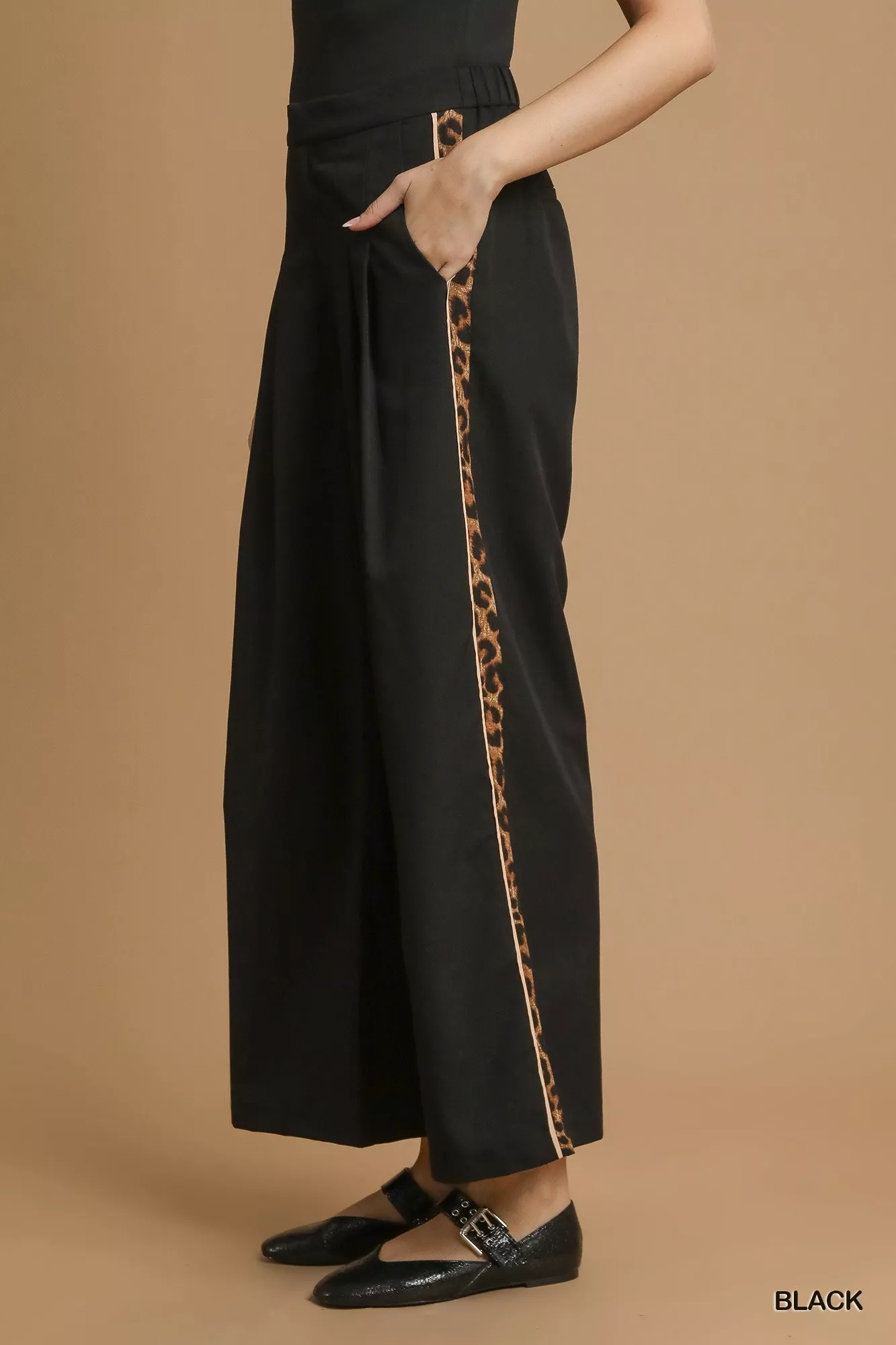 Umgee Front Pleated Wide-Leg Pants with Contrast Trim - Image 2