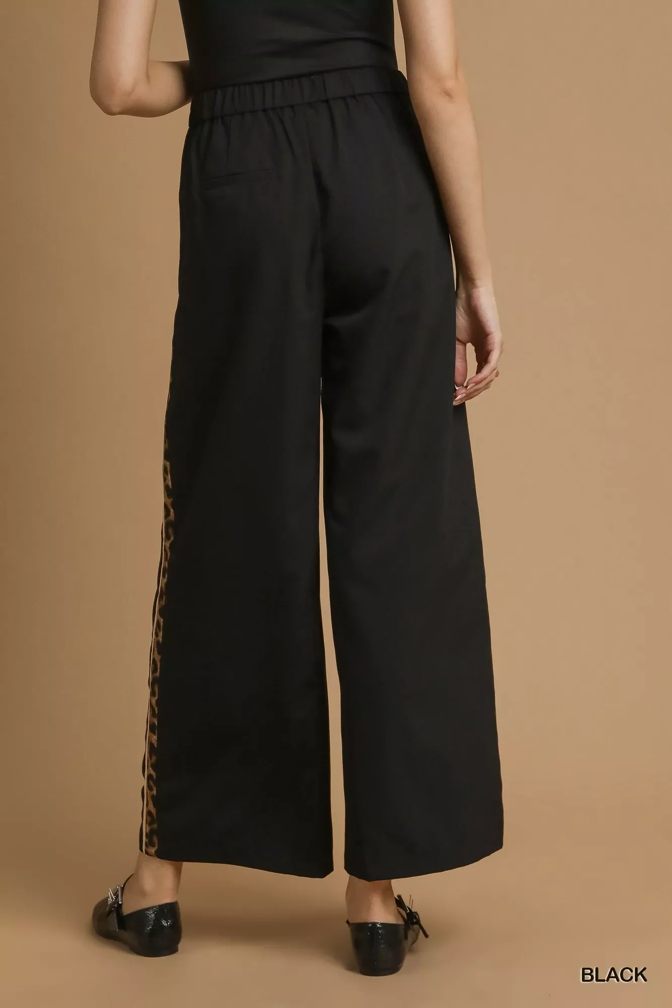 Umgee Front Pleated Wide-Leg Pants with Contrast Trim - Image 3