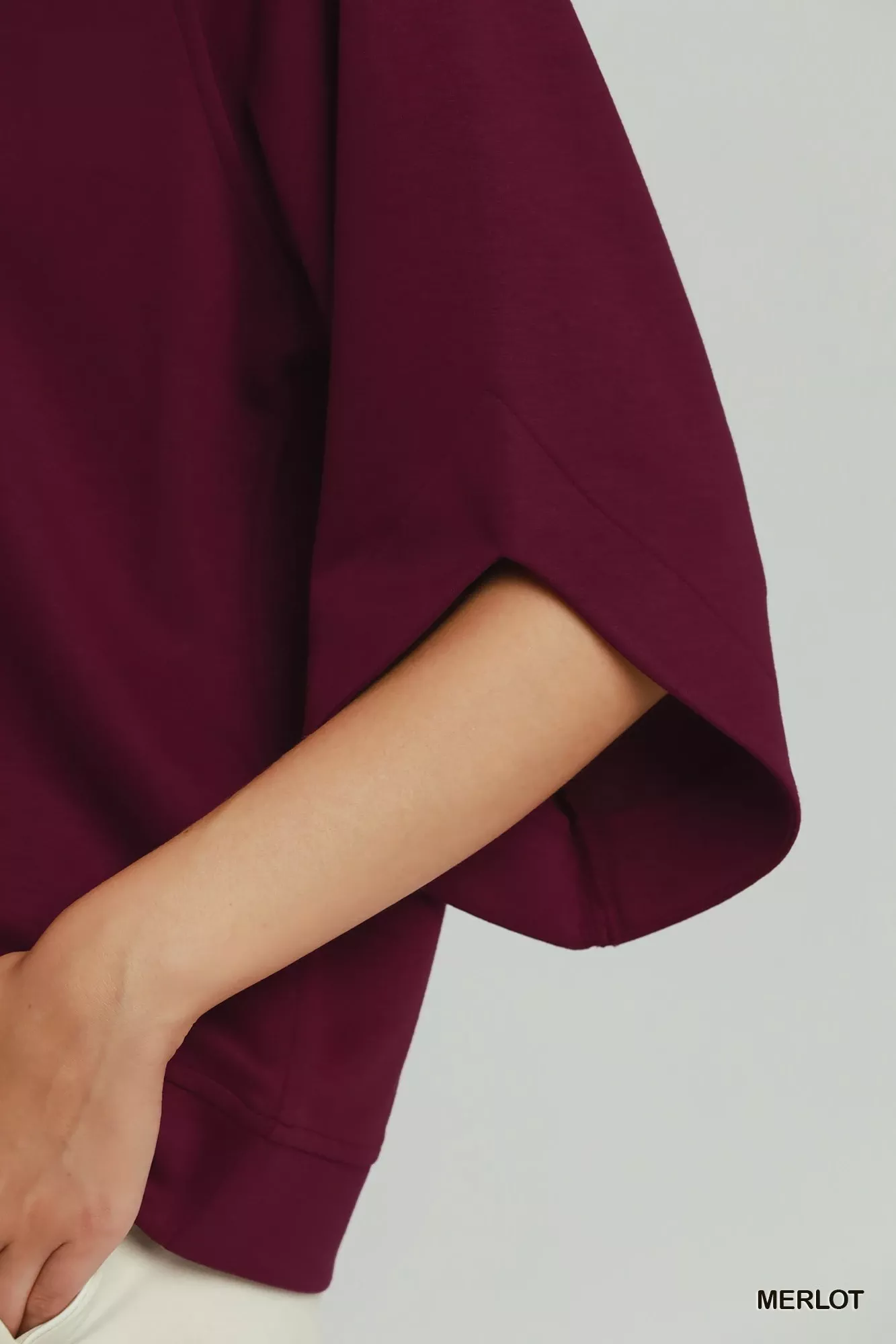 Umgee Round Hem Raglan Sleeve Top - Image 4