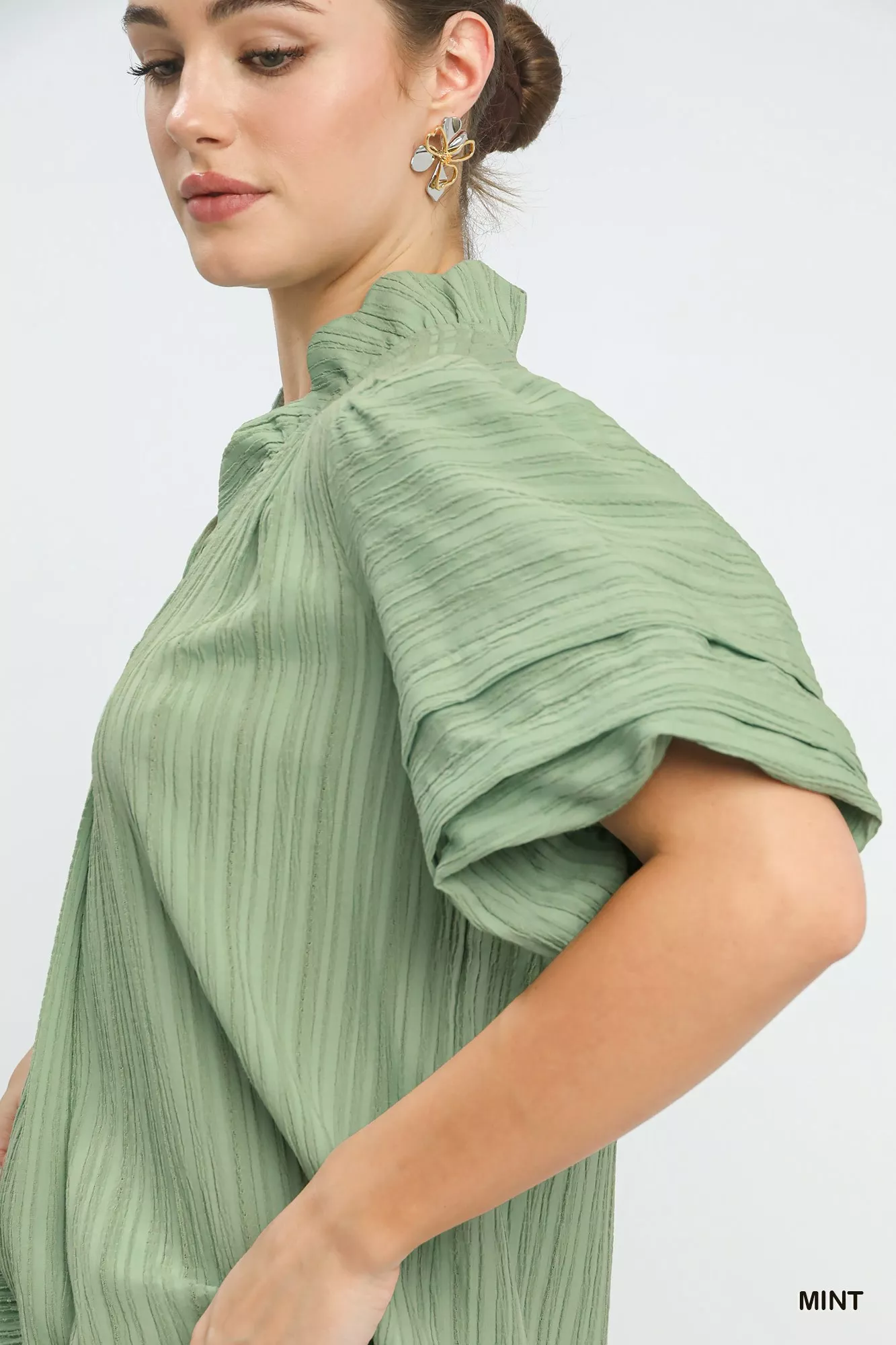 Umgee Seersucker Bubble Sleeve V-Neck Blouse - Image 4