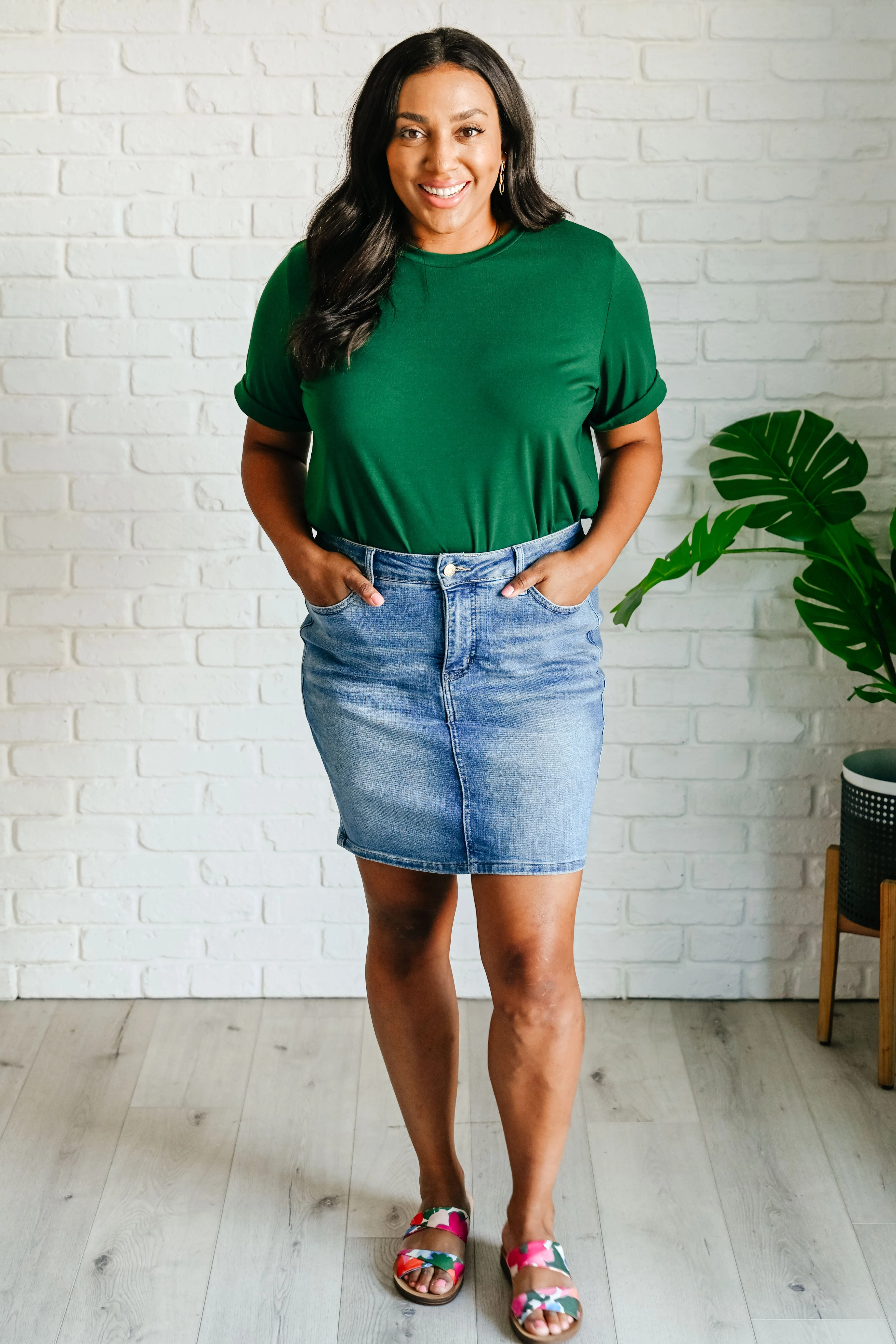 Uptown Crew T-Shirt in Green - Image 4
