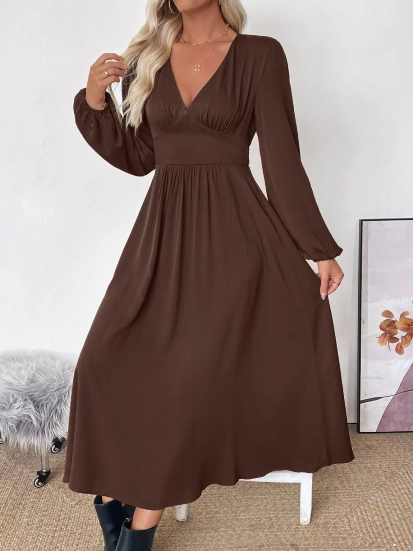 V-Neck Balloon Sleeve Midi Dress - Image 4