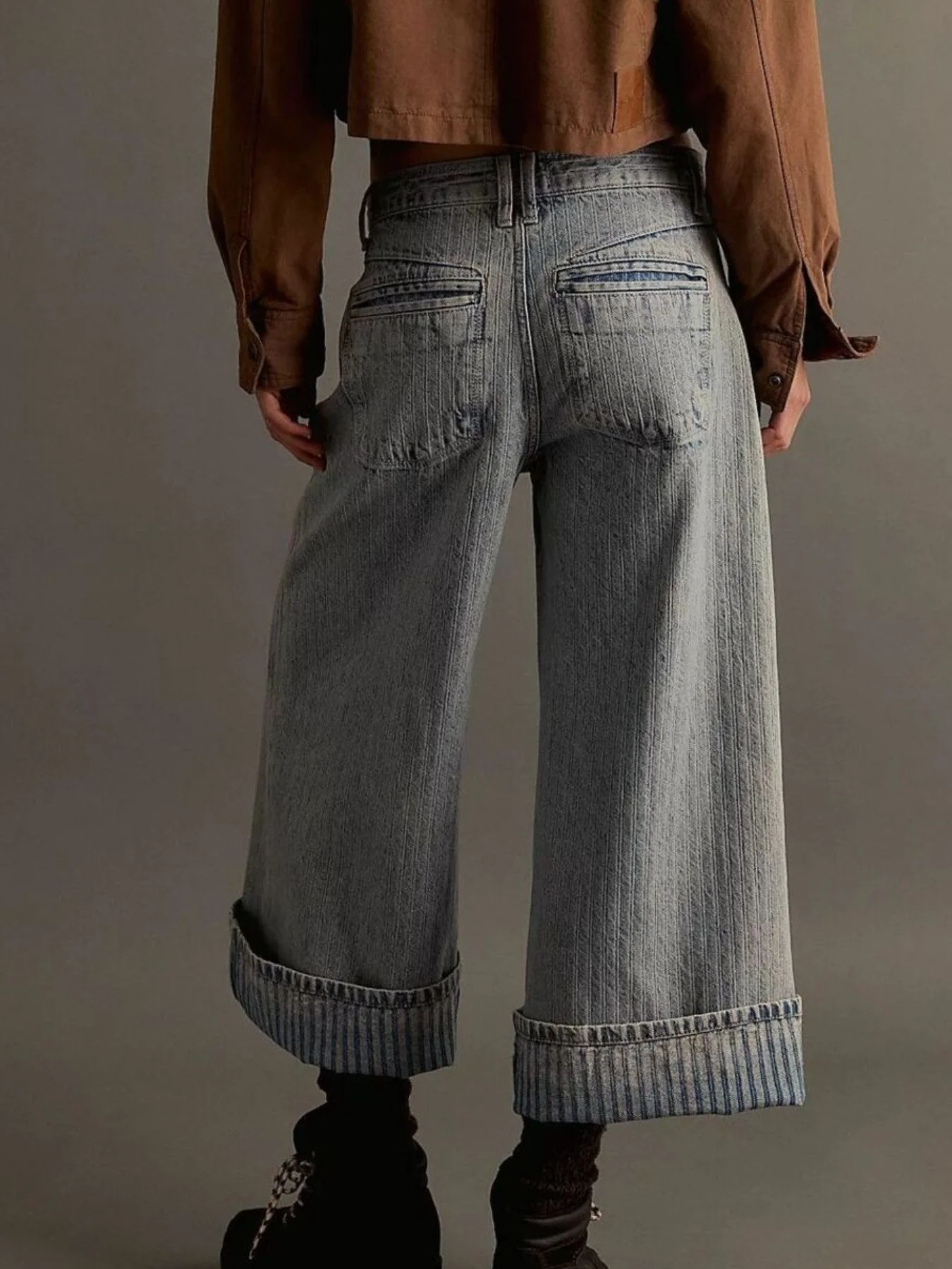 Wide-Leg Cropped Jeans - Image 6
