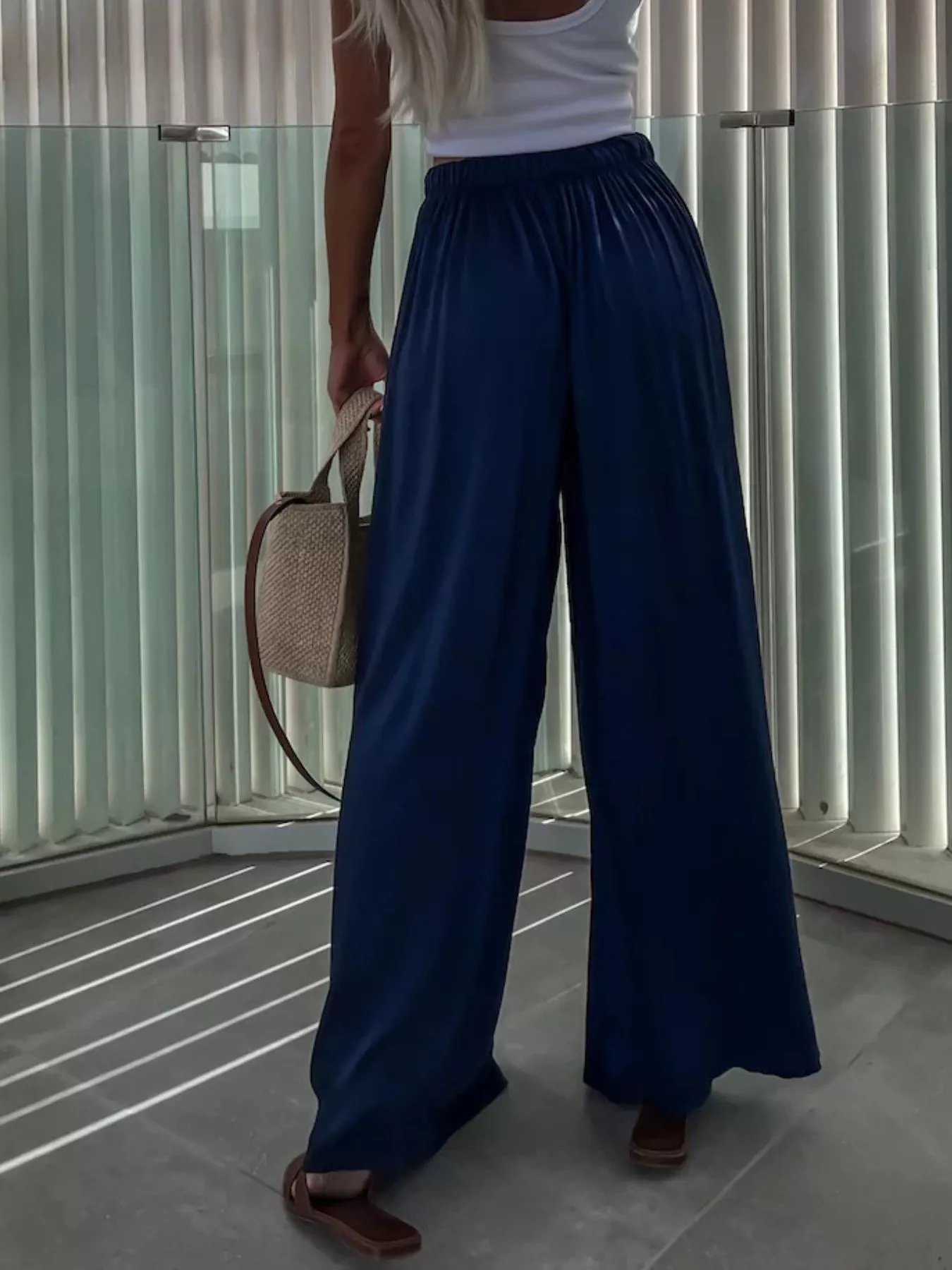 Wide-Leg Flowy Pants - Image 9