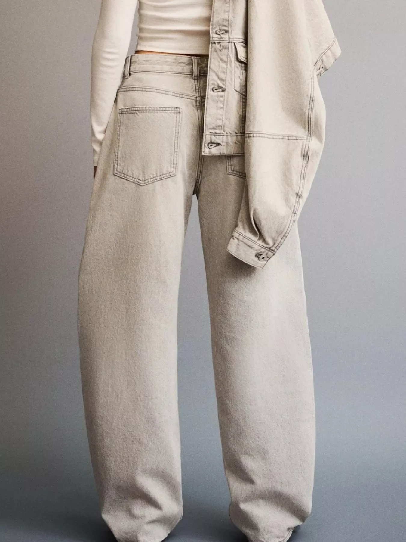 Wide Leg Washed Jeans - Image 10